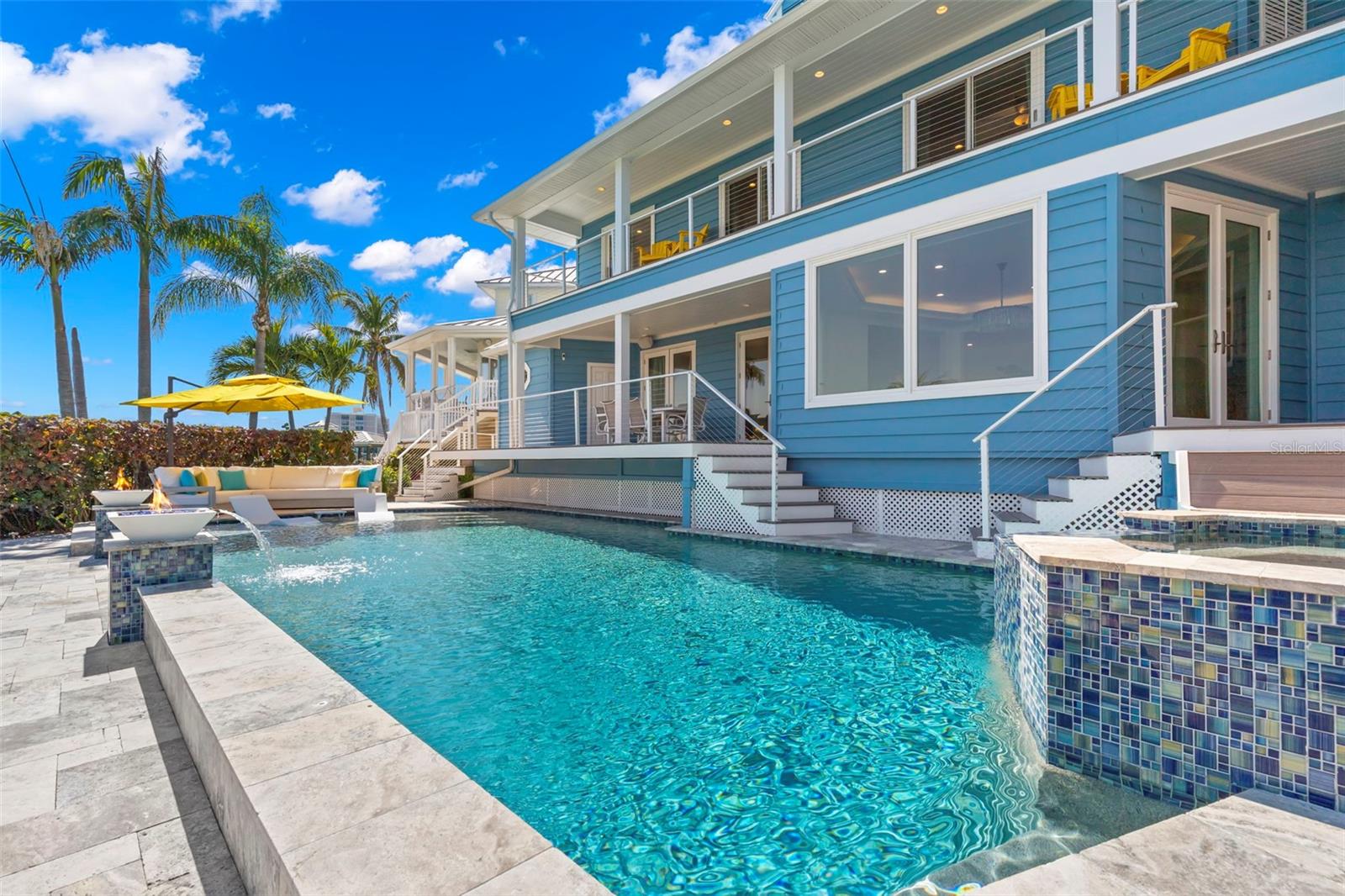295 BAYSIDE DR
