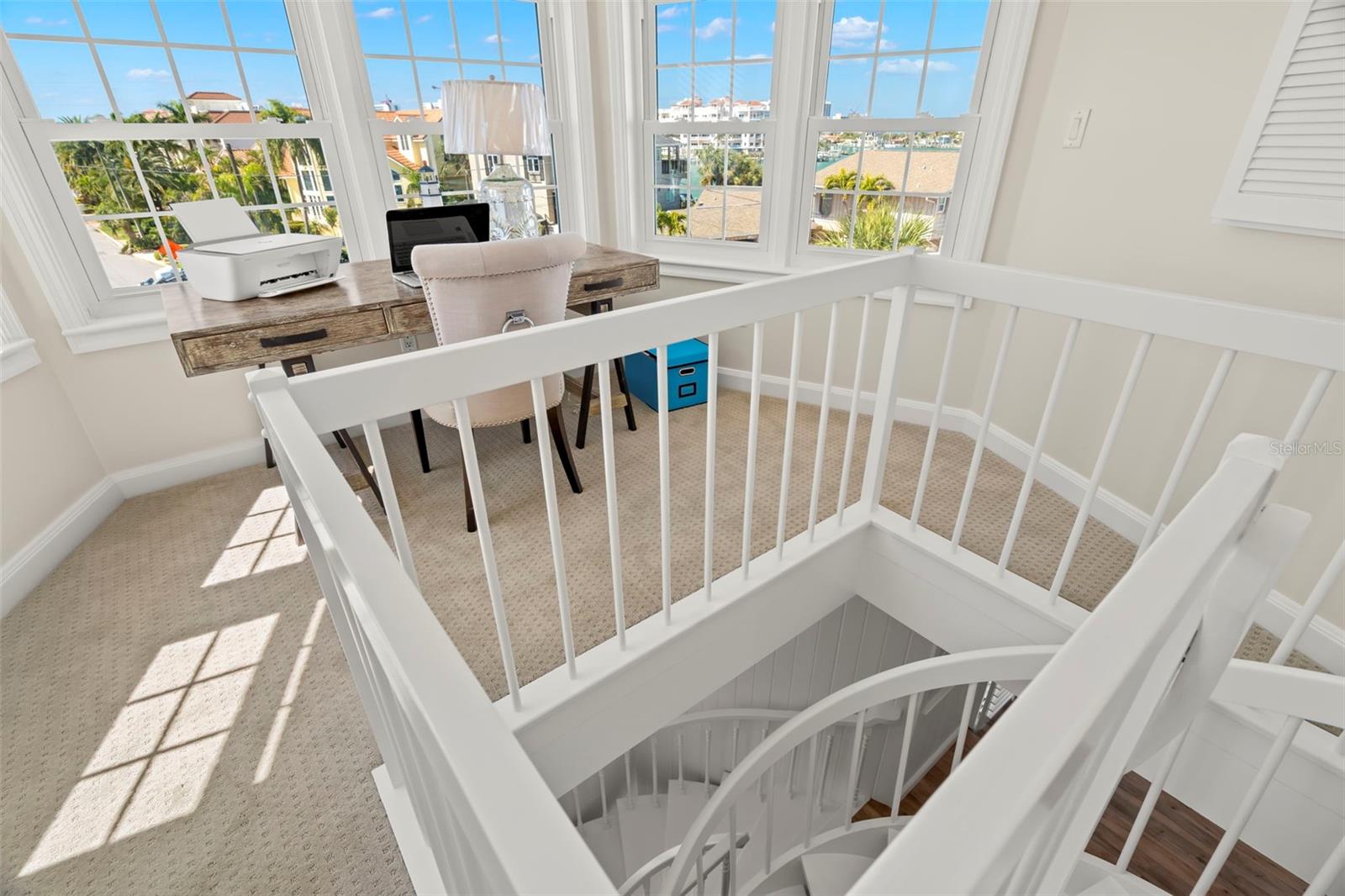 295 BAYSIDE DR