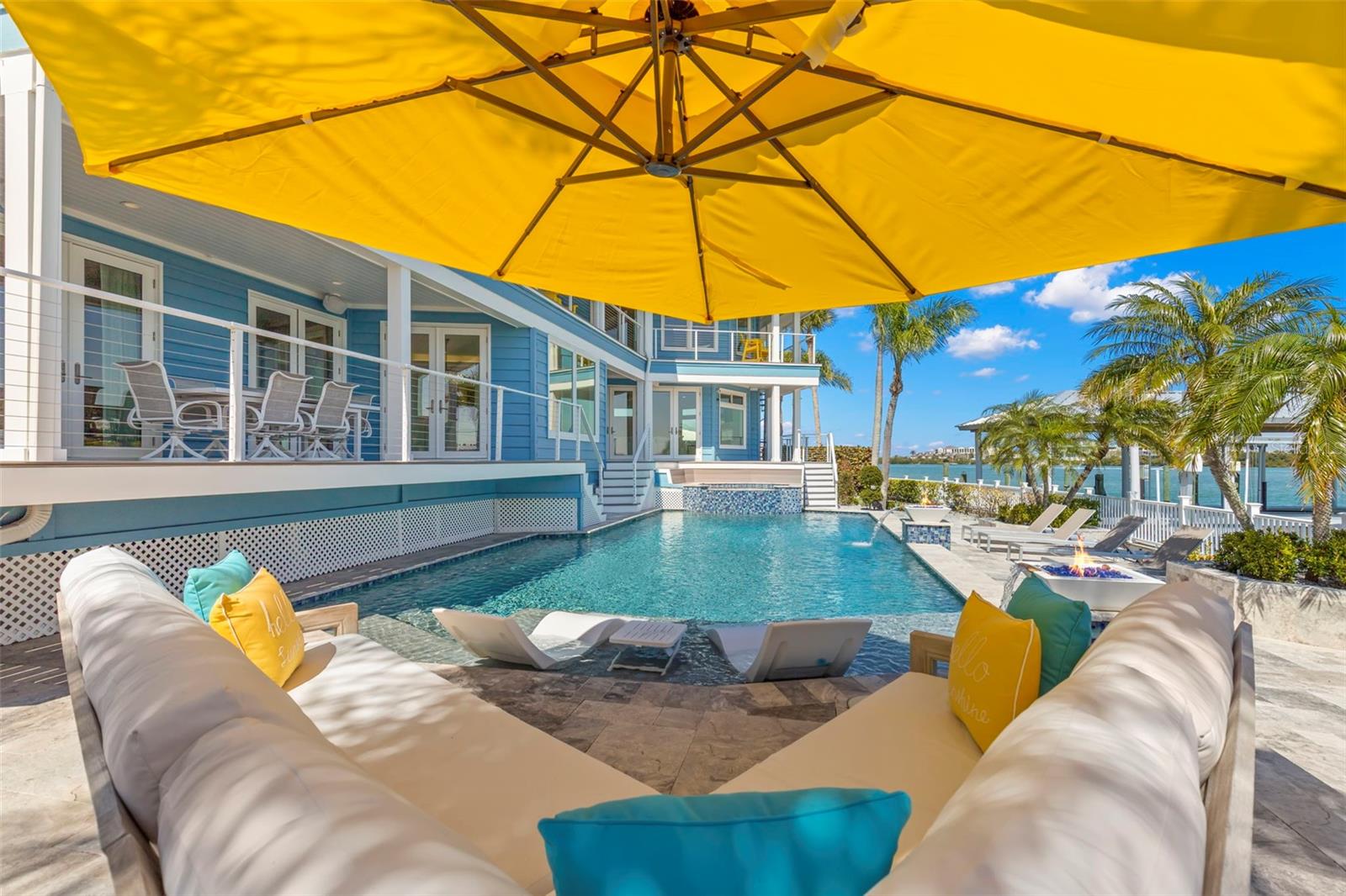 295 BAYSIDE DR