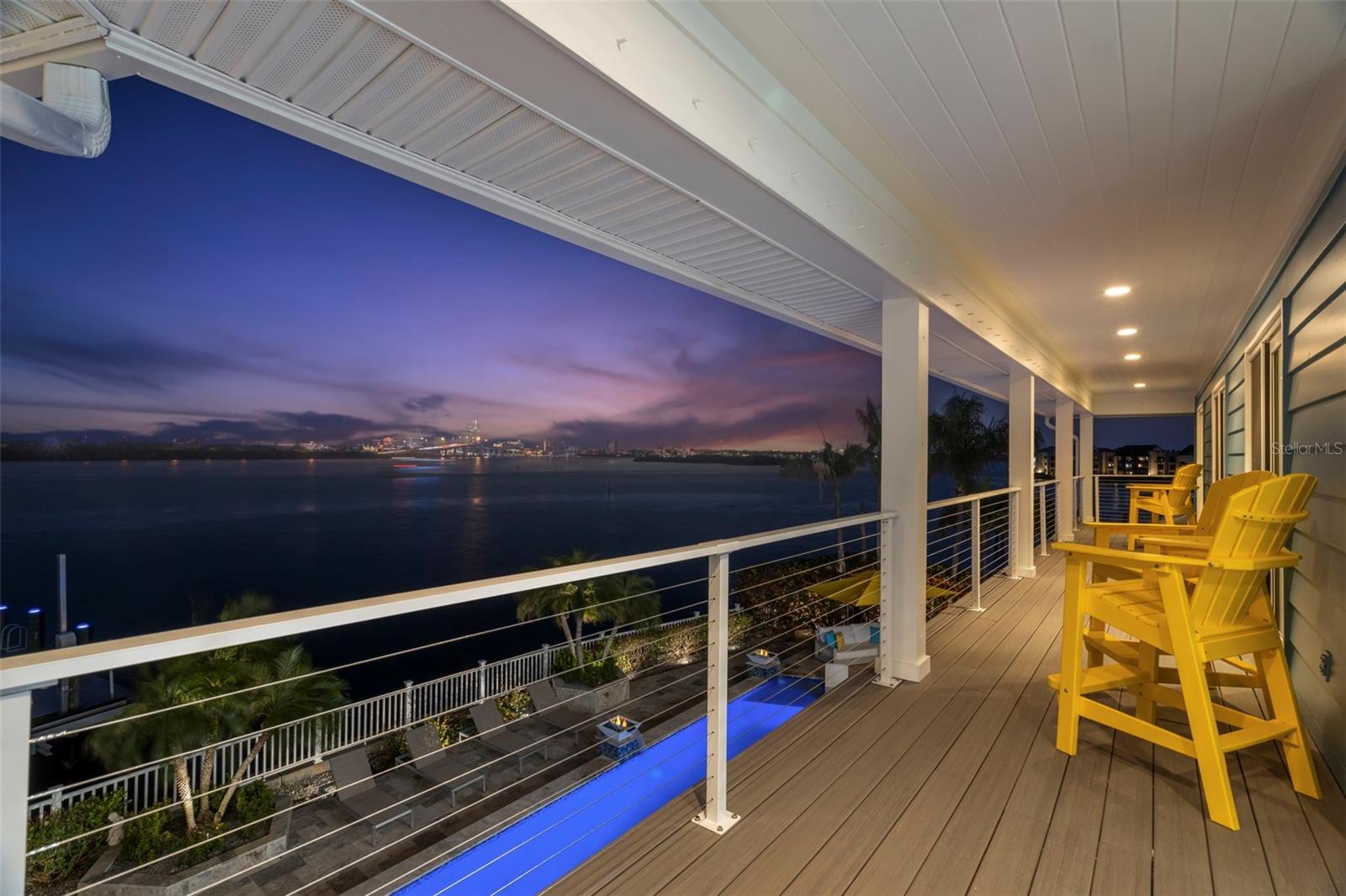295 BAYSIDE DR