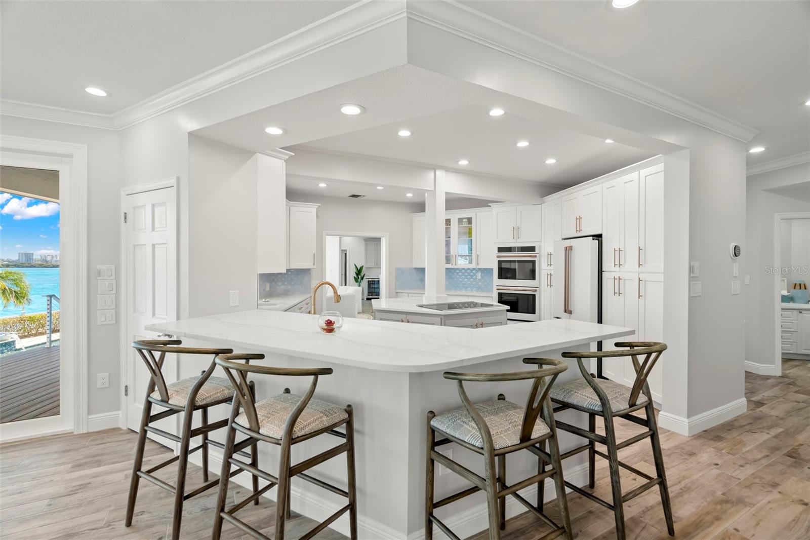 295 BAYSIDE DR