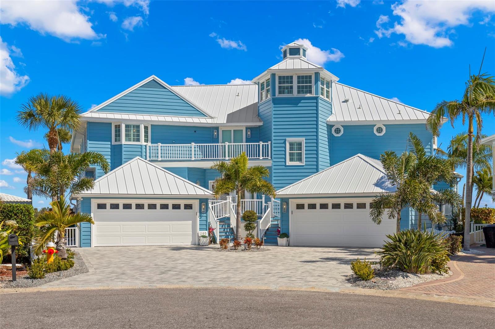 295 BAYSIDE DR