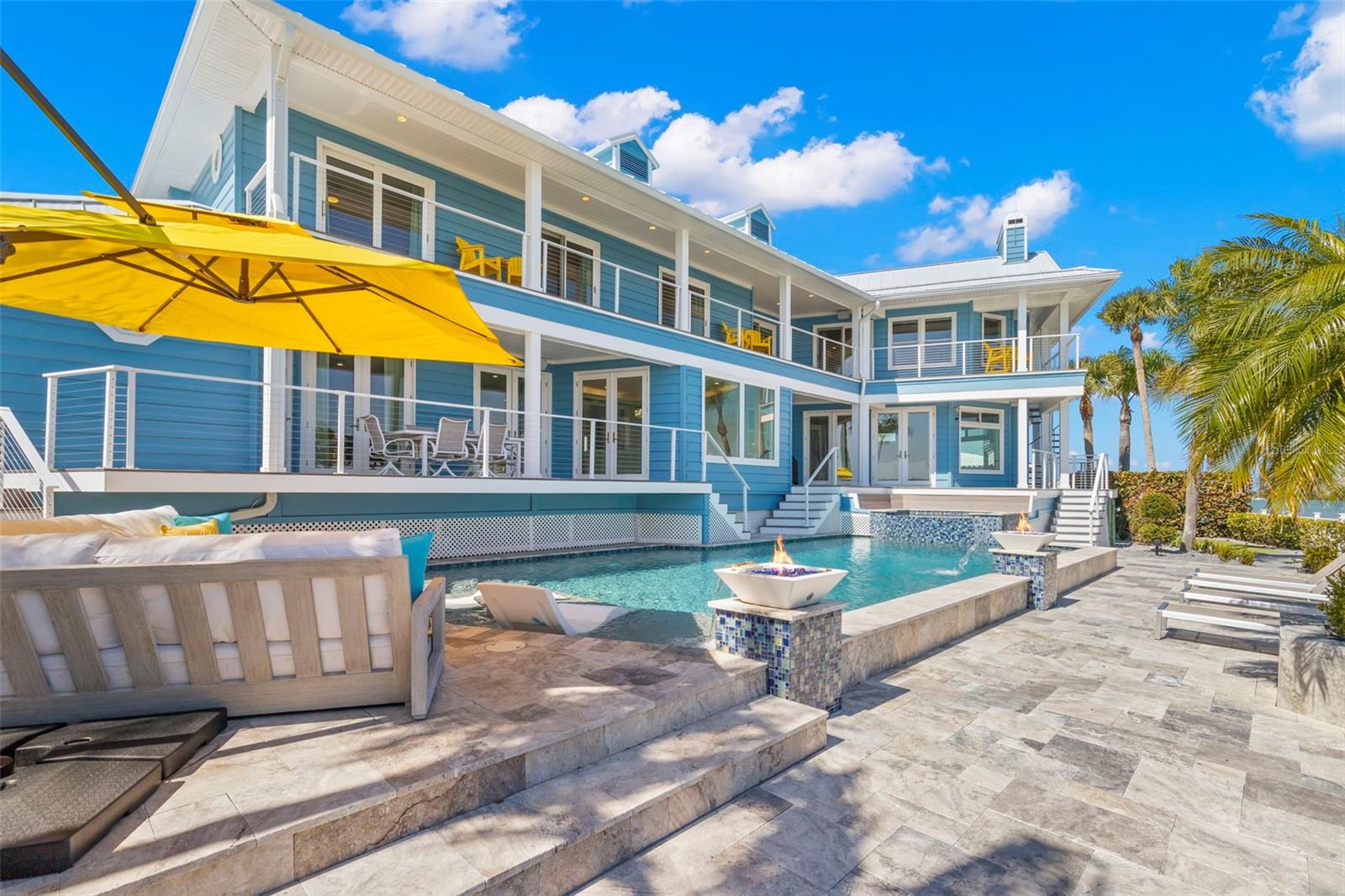 295 BAYSIDE DR