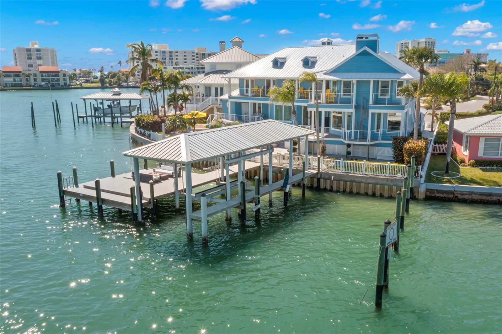 295 BAYSIDE DR