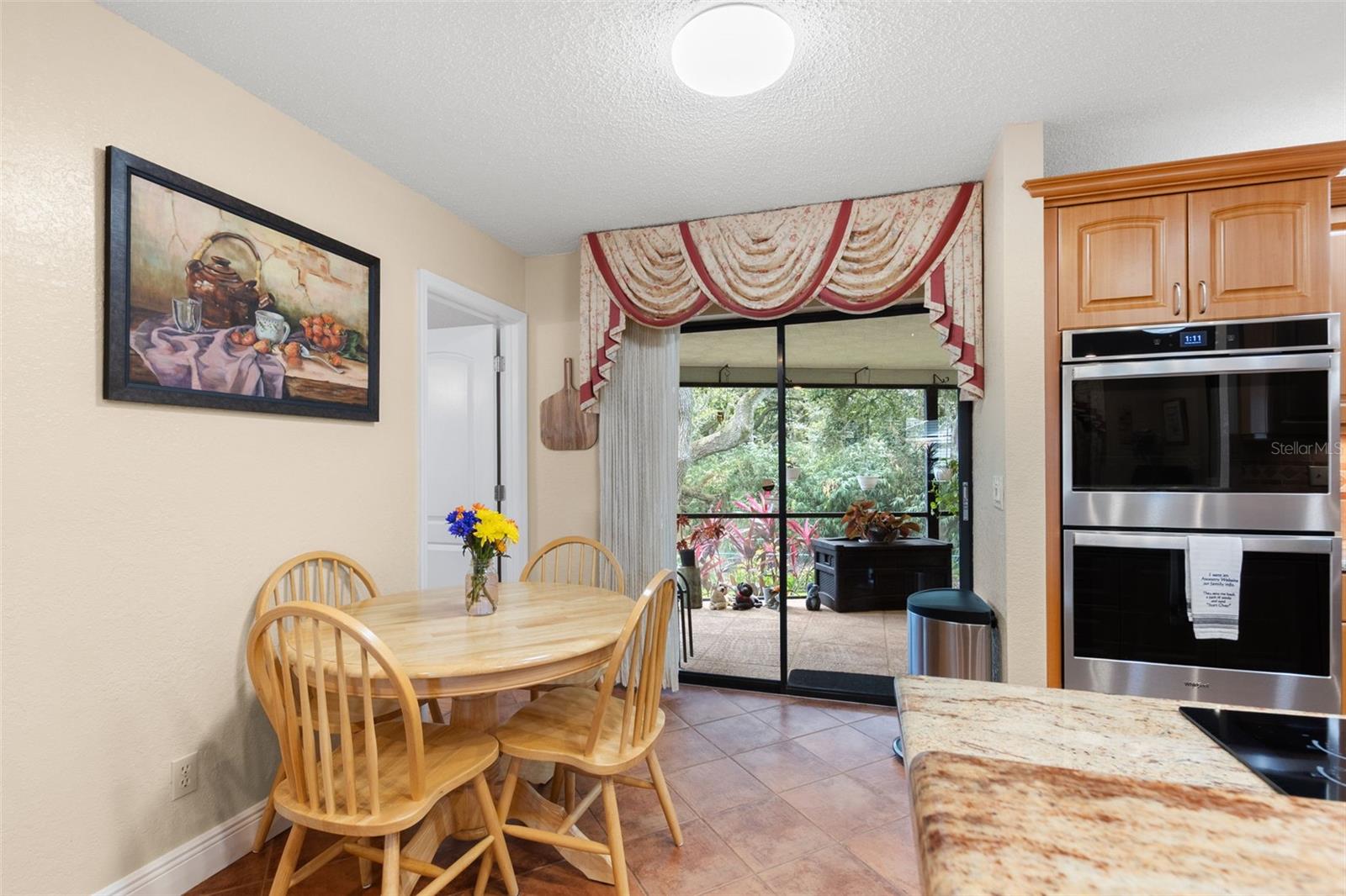 214 WOODLAND CT