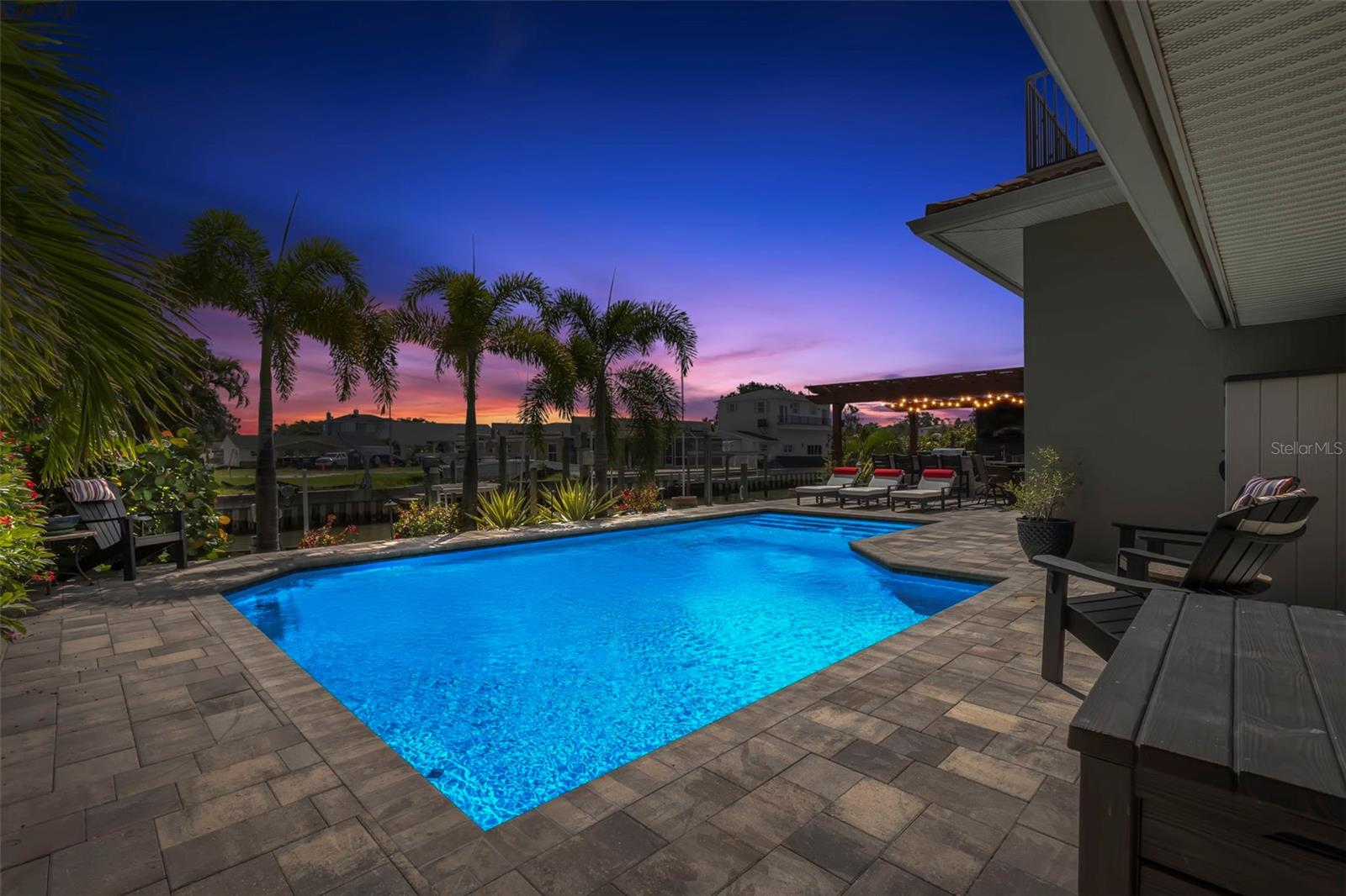2133 HARBOR VIEW DR