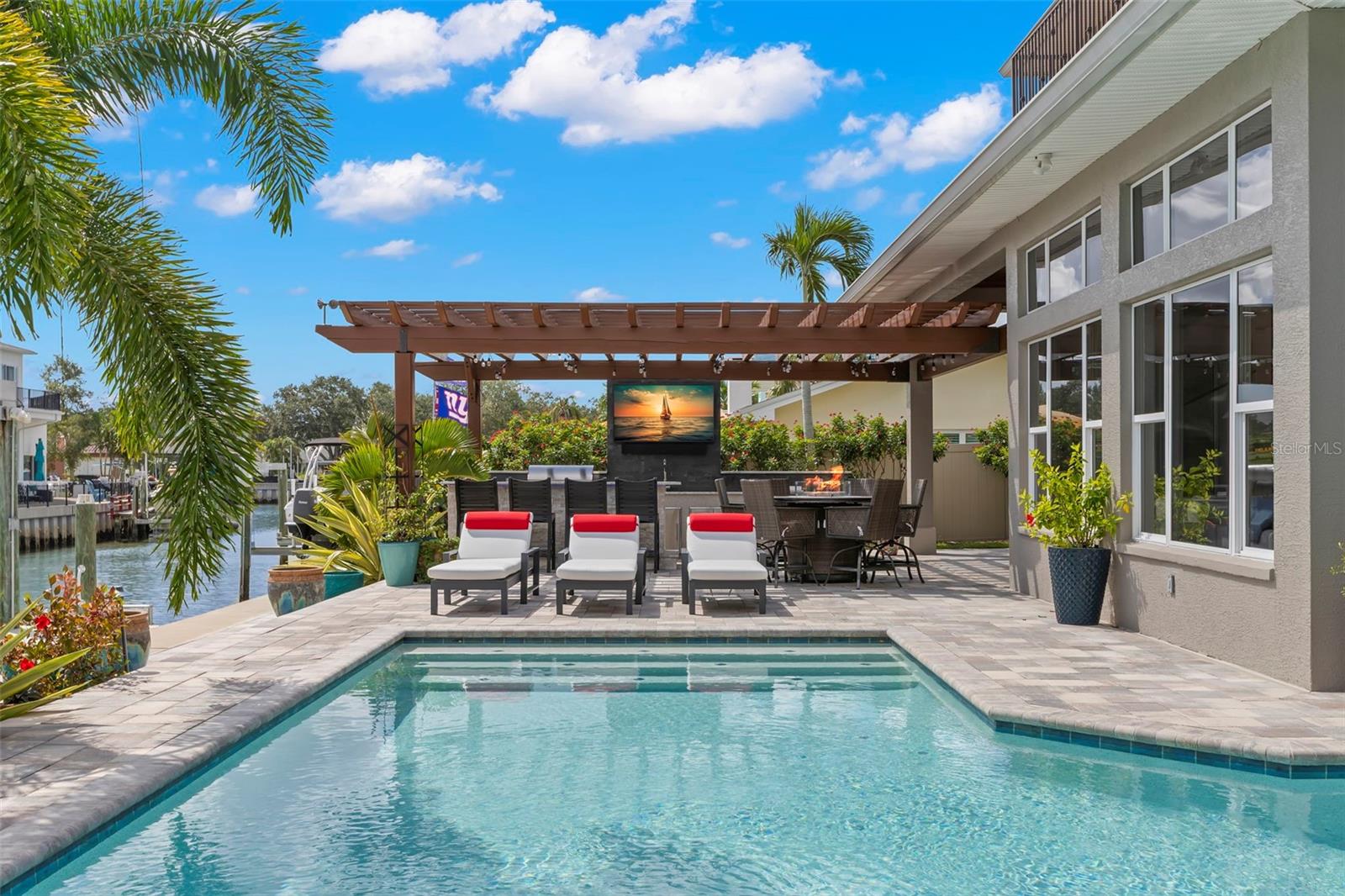 2133 HARBOR VIEW DR