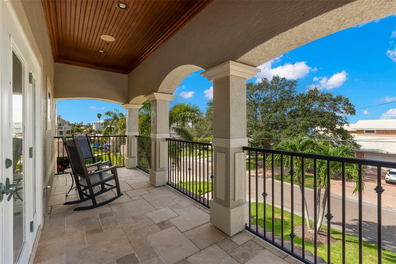 2133 HARBOR VIEW DR