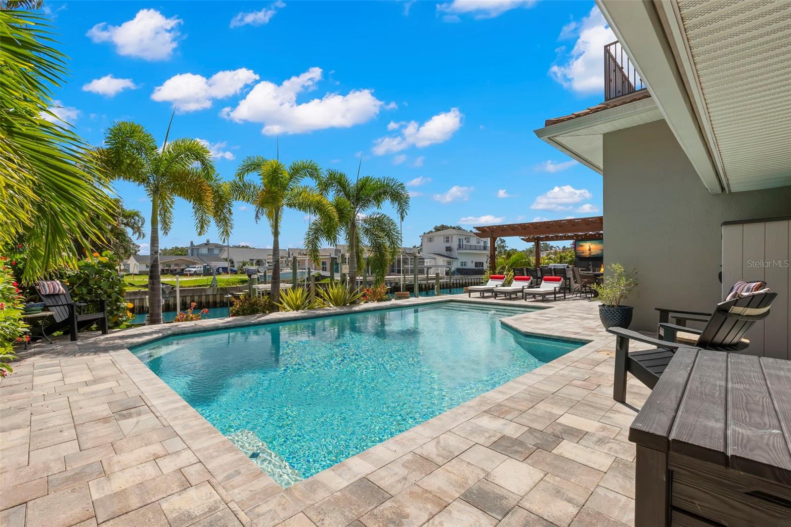 2133 HARBOR VIEW DR