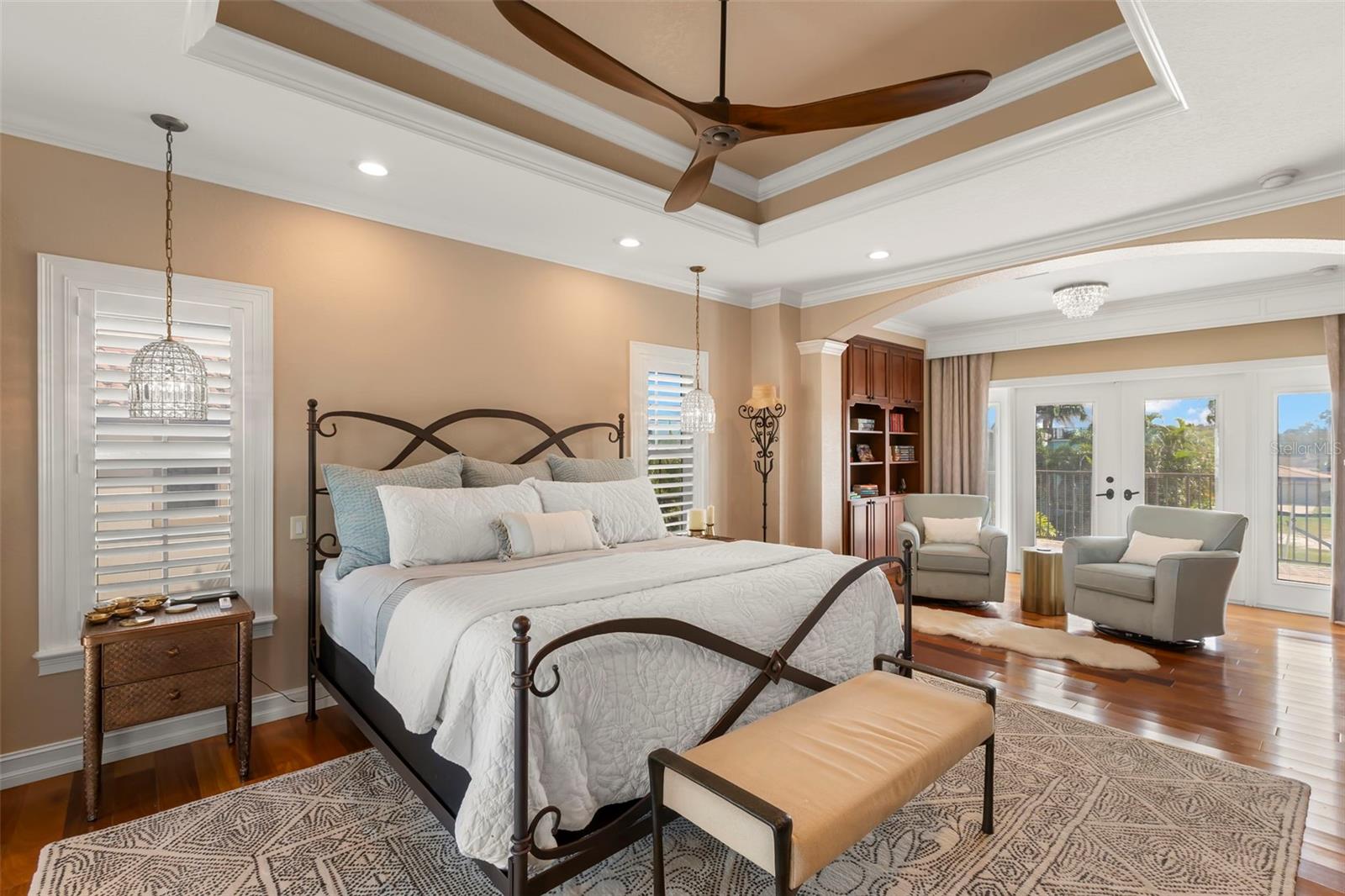 2133 HARBOR VIEW DR