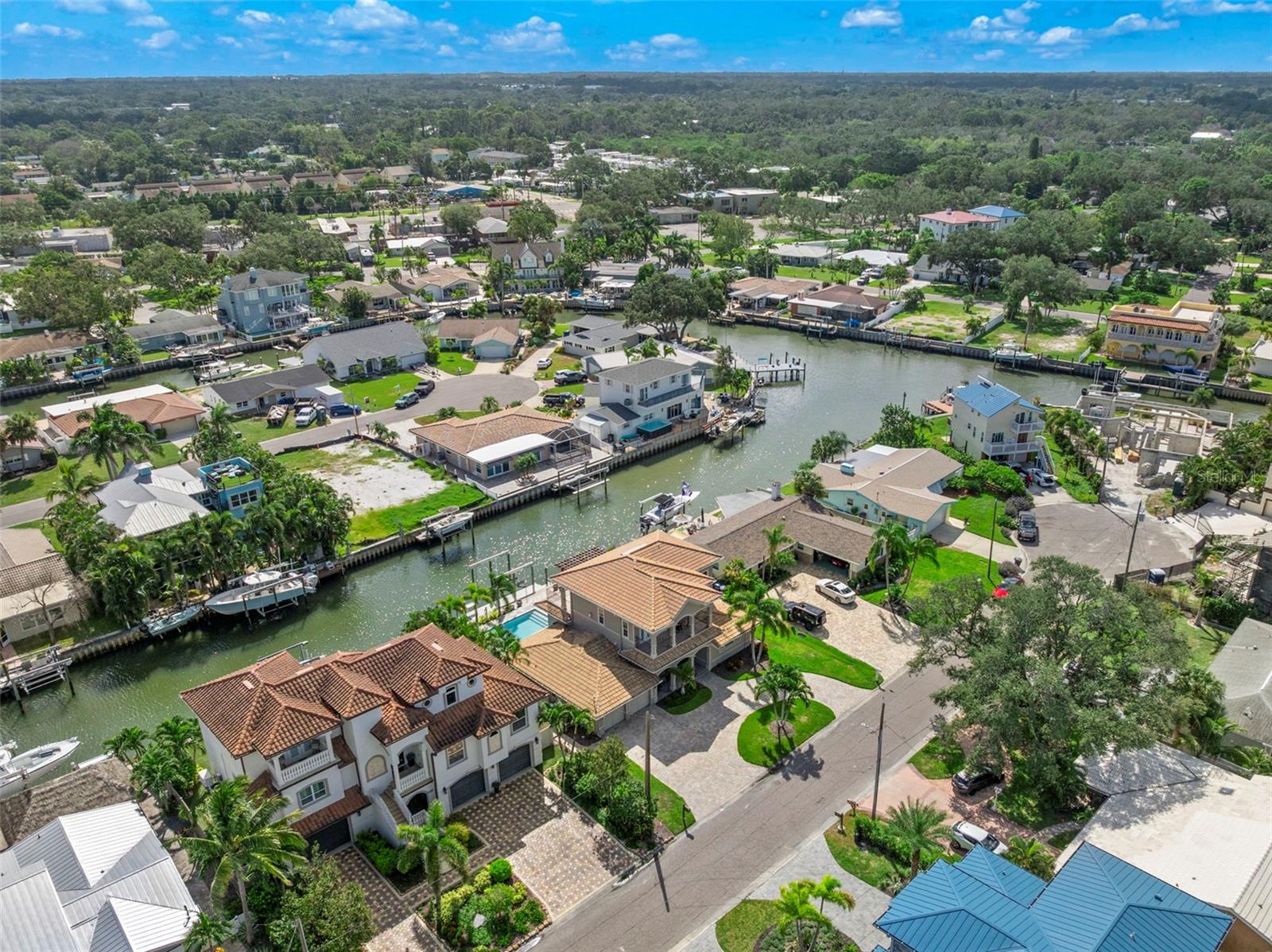 2133 HARBOR VIEW DR