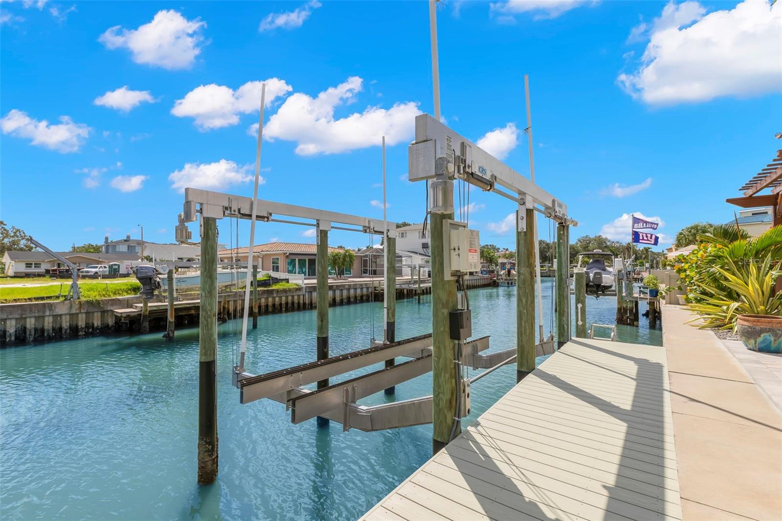 2133 HARBOR VIEW DR