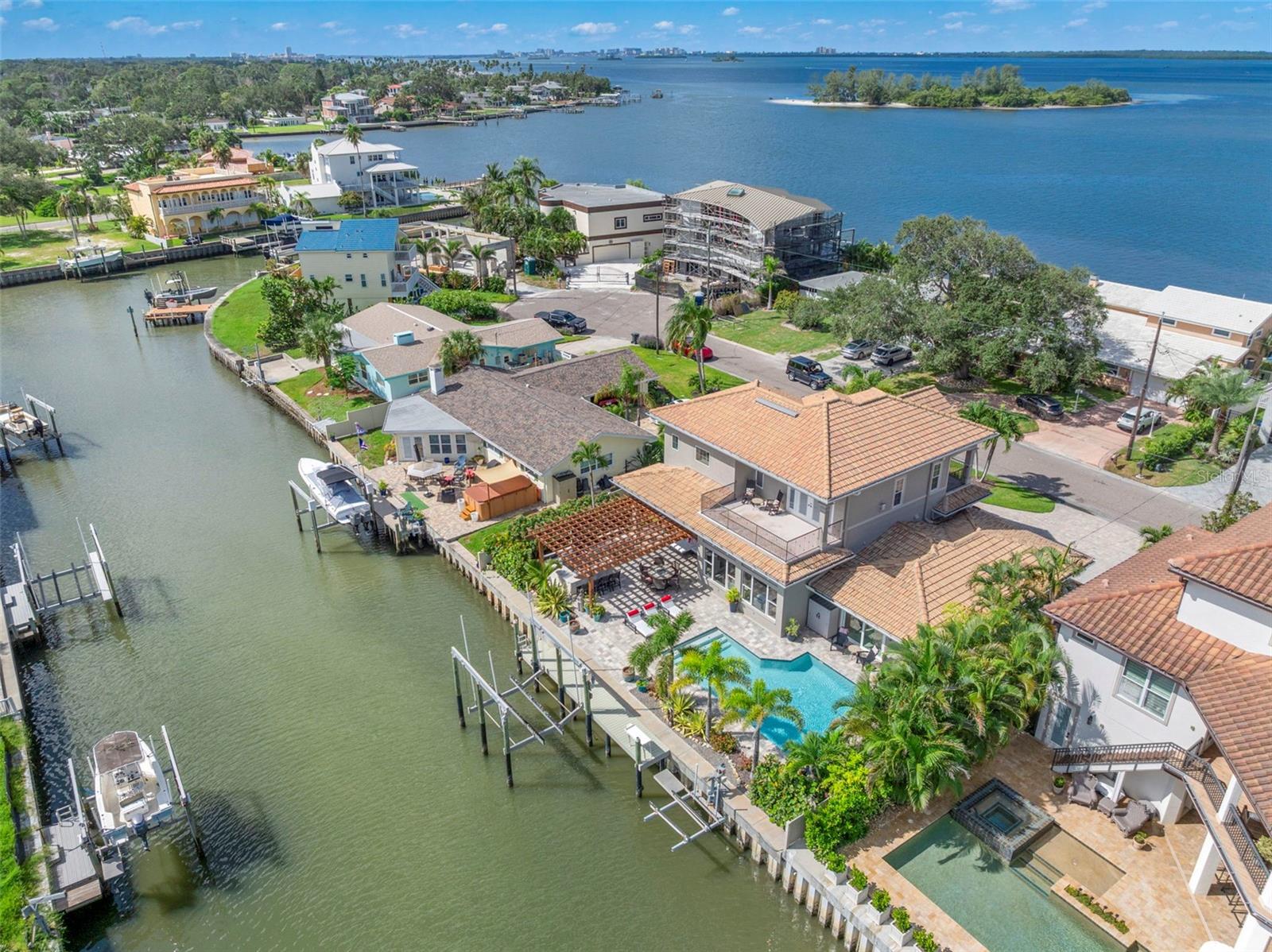 2133 HARBOR VIEW DR