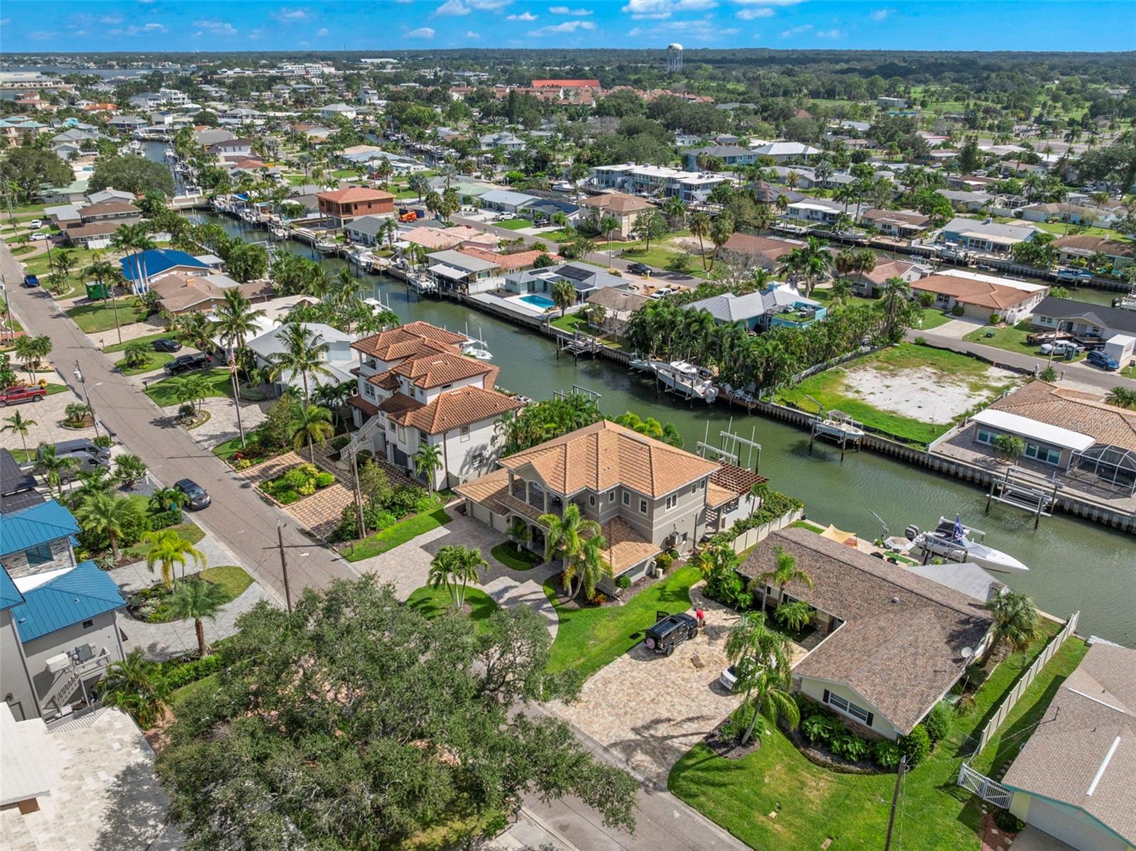2133 HARBOR VIEW DR