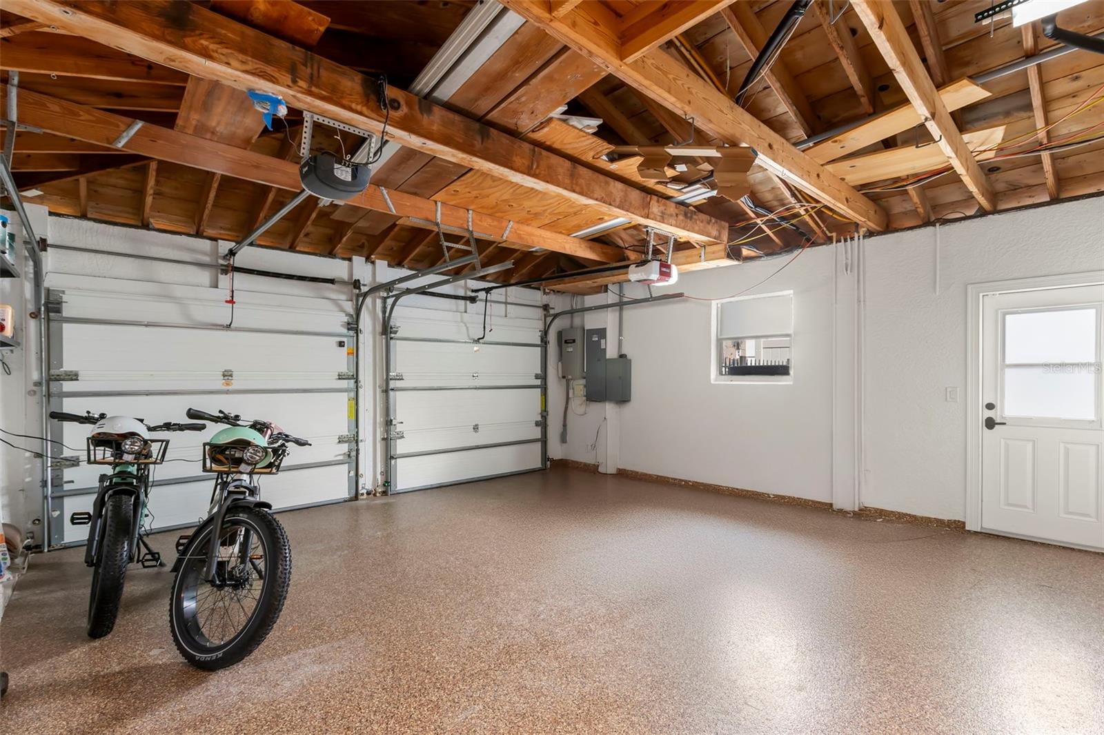 2133 HARBOR VIEW DR