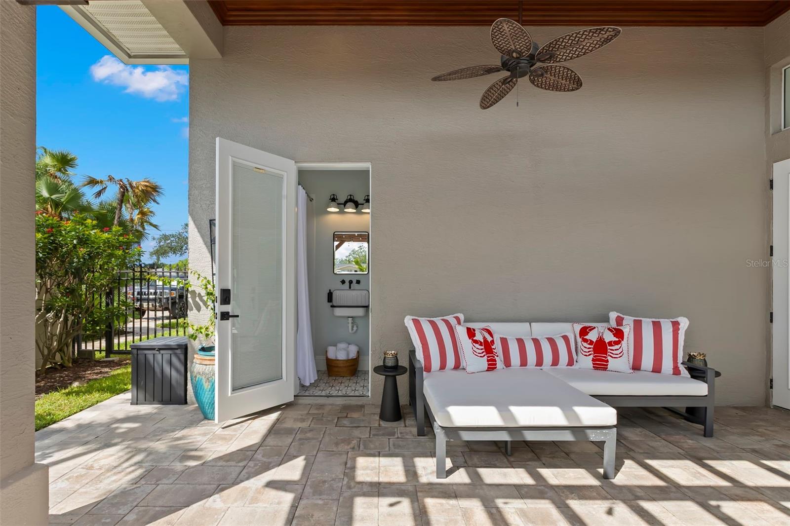 2133 HARBOR VIEW DR