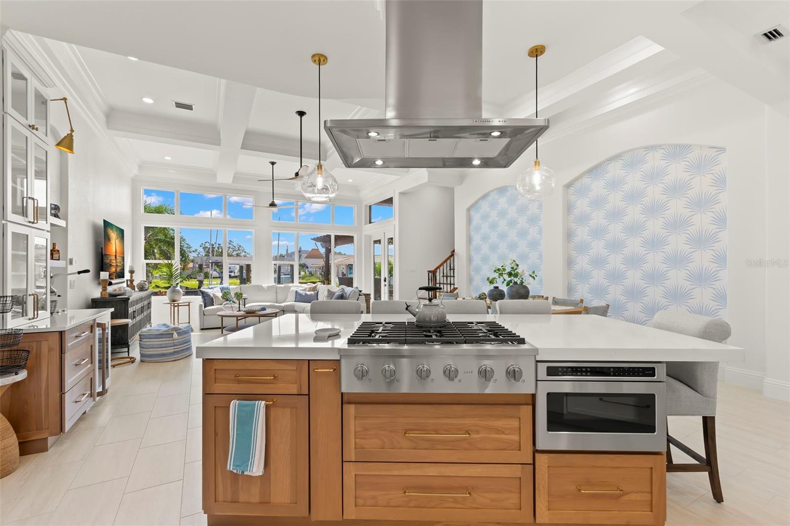 2133 HARBOR VIEW DR