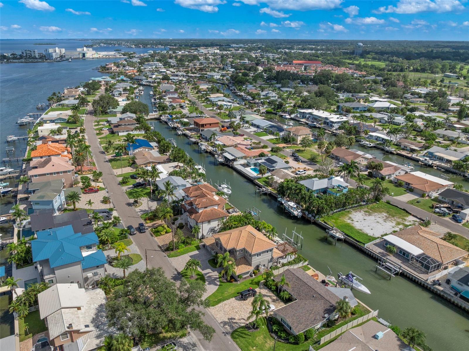2133 HARBOR VIEW DR
