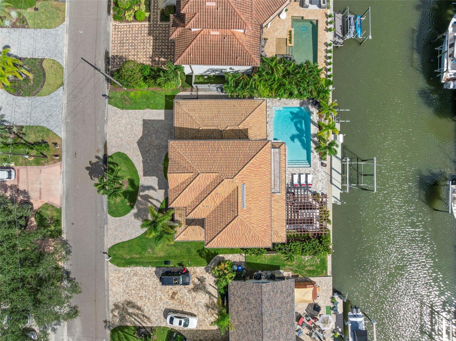 2133 HARBOR VIEW DR