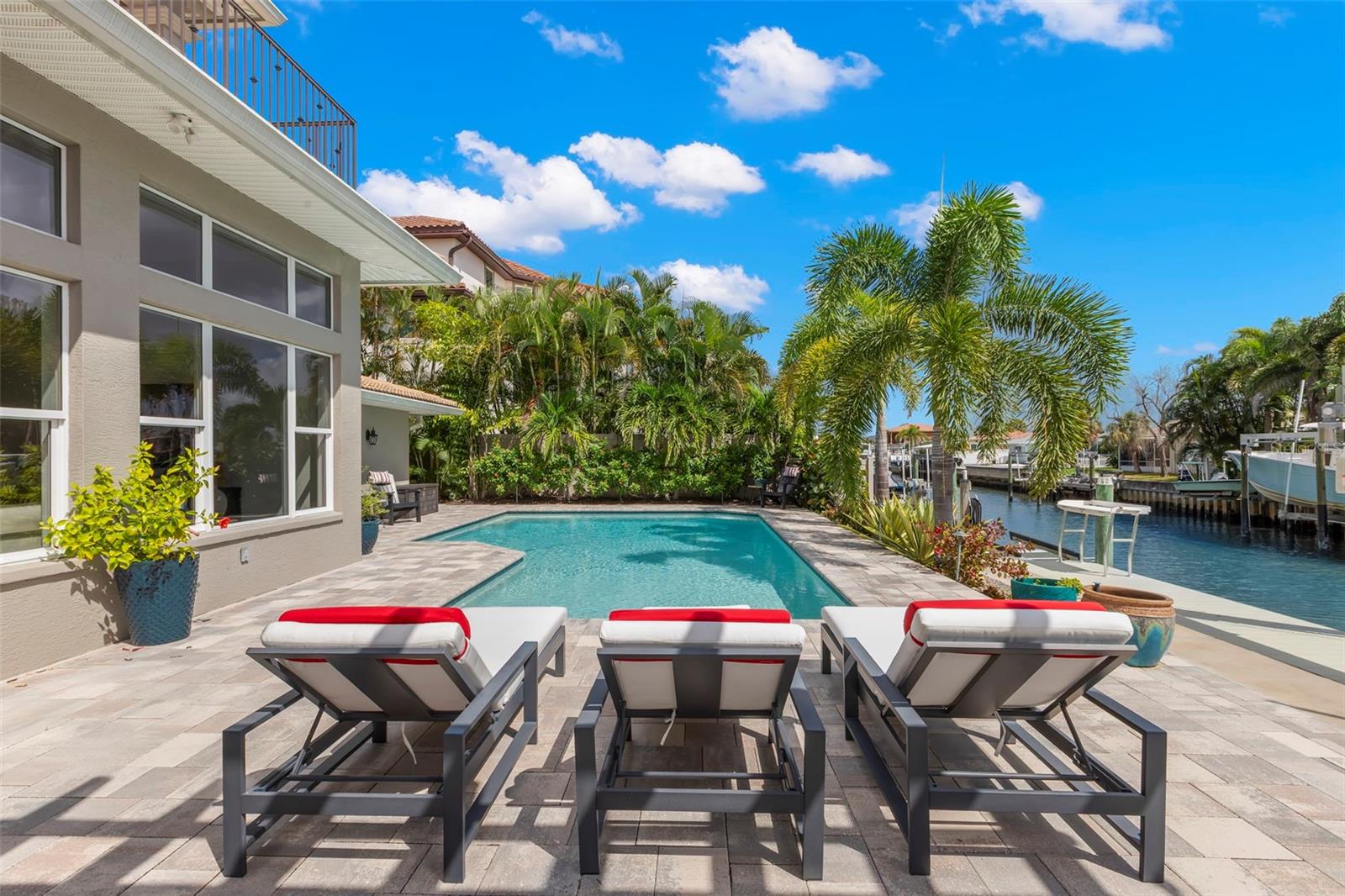 2133 HARBOR VIEW DR