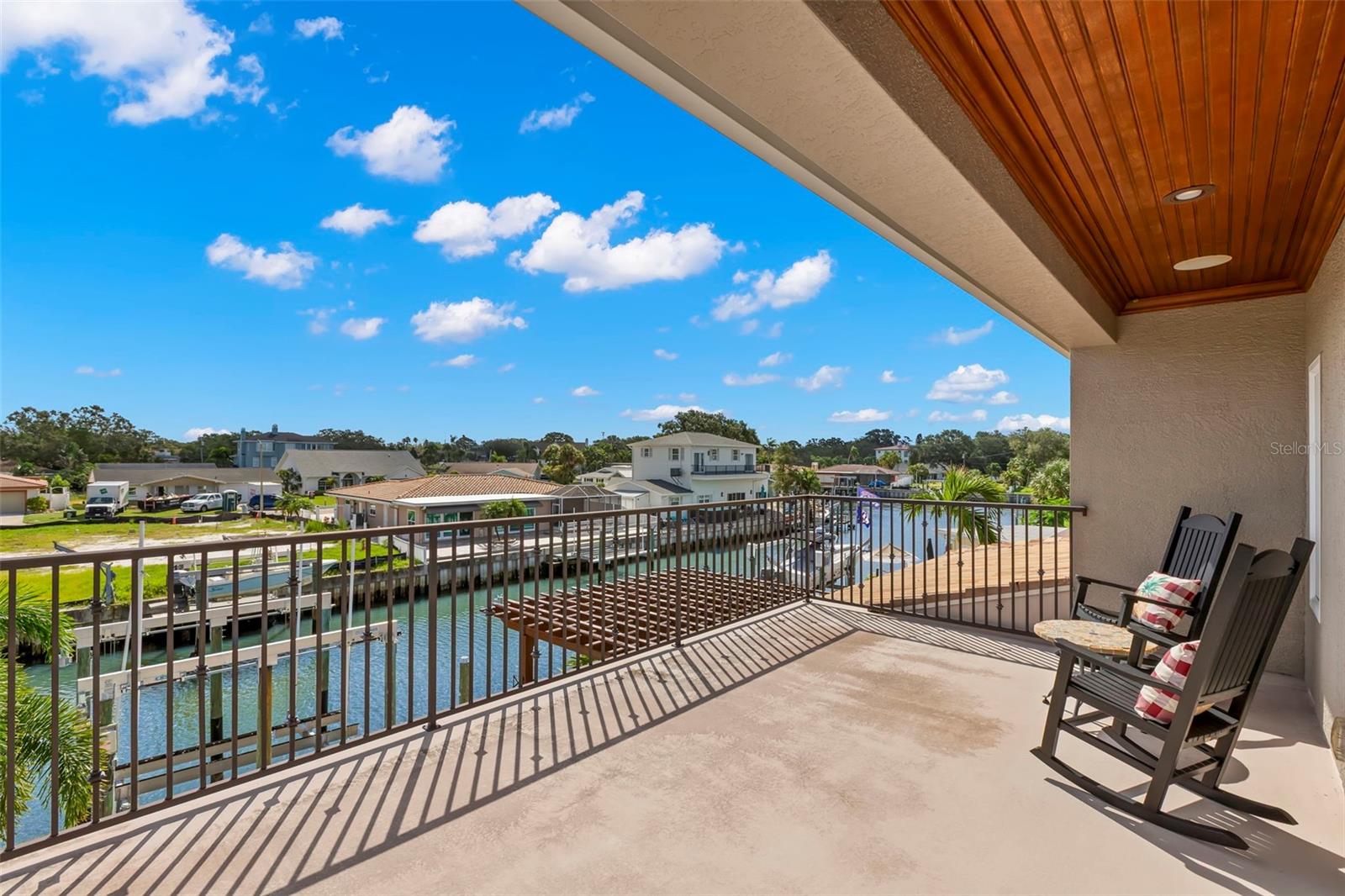 2133 HARBOR VIEW DR