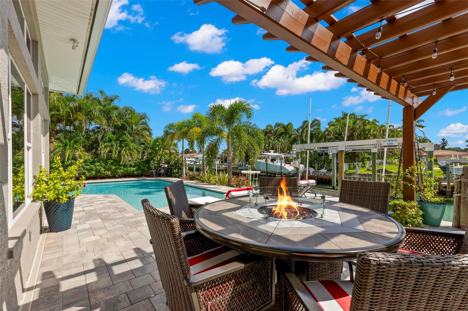 2133 HARBOR VIEW DR