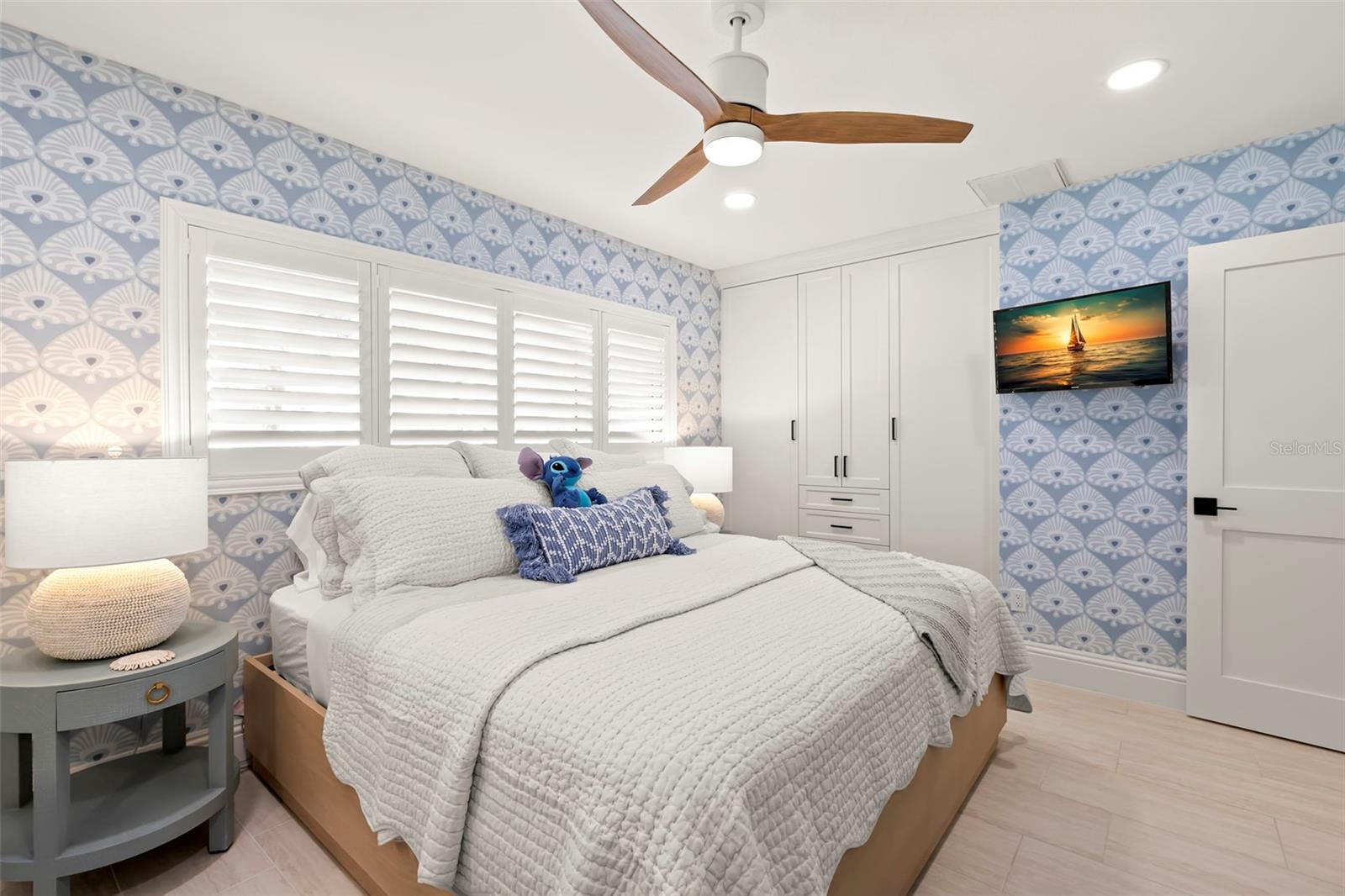 2133 HARBOR VIEW DR
