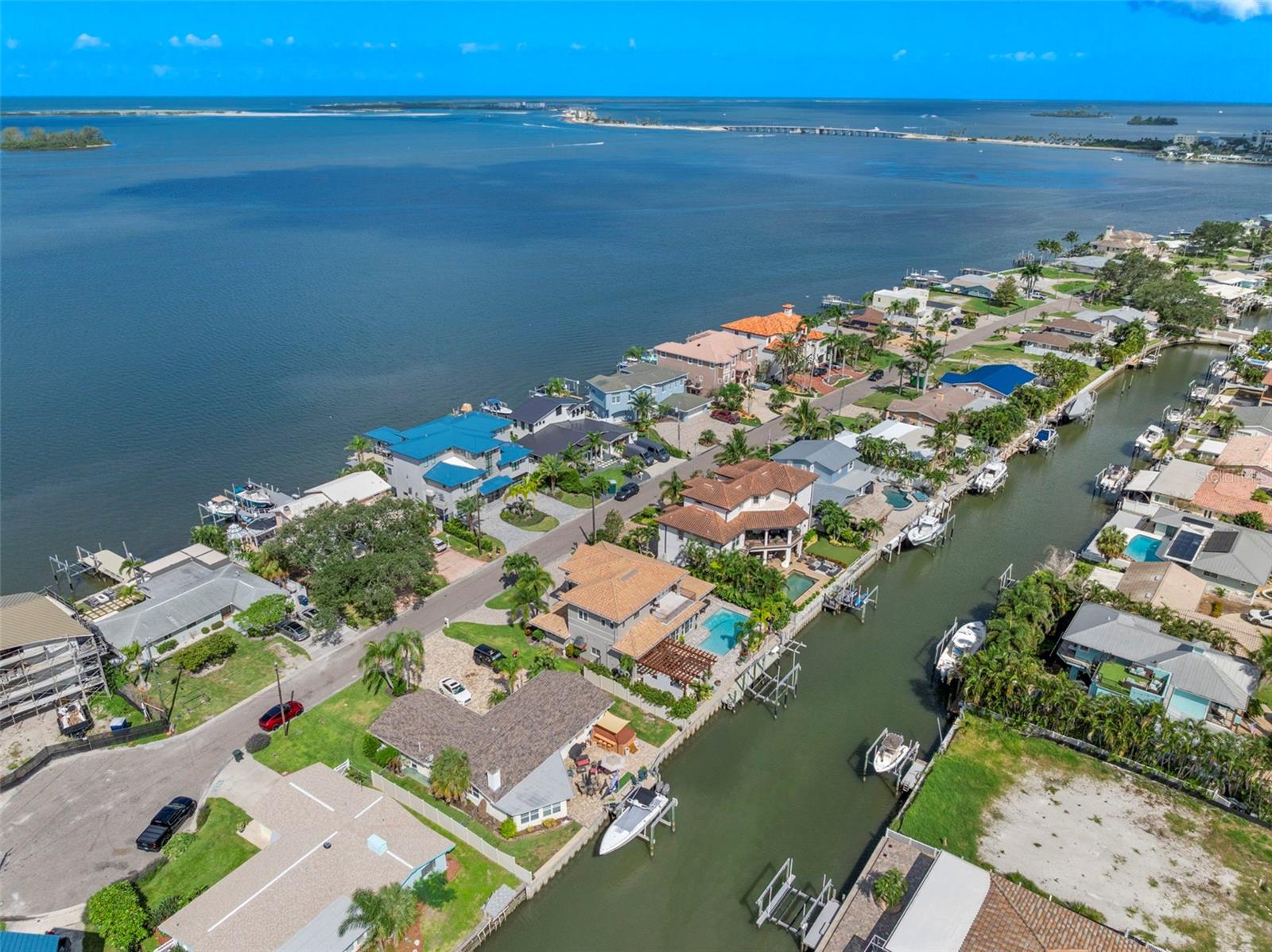 2133 HARBOR VIEW DR
