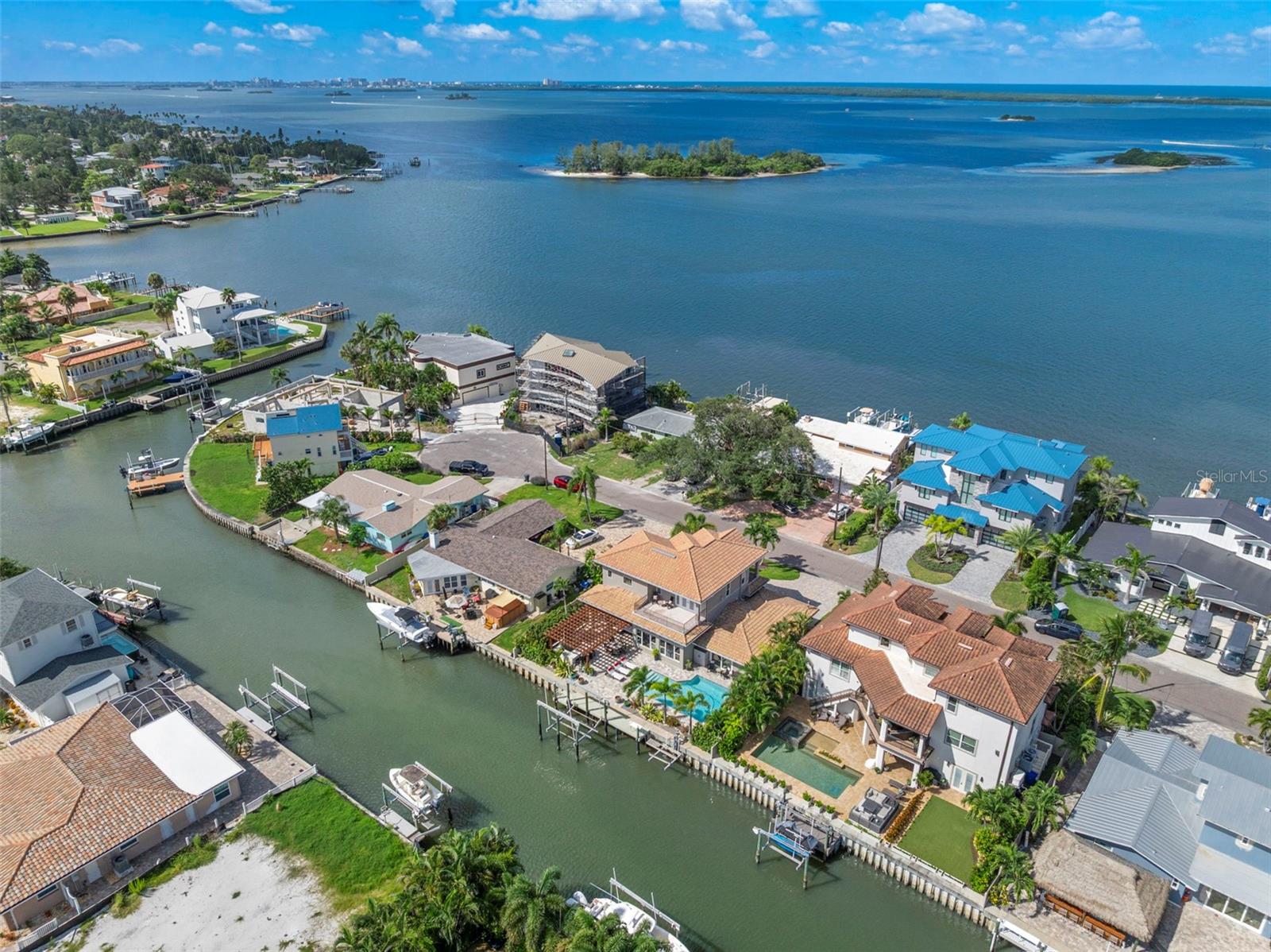 2133 HARBOR VIEW DR