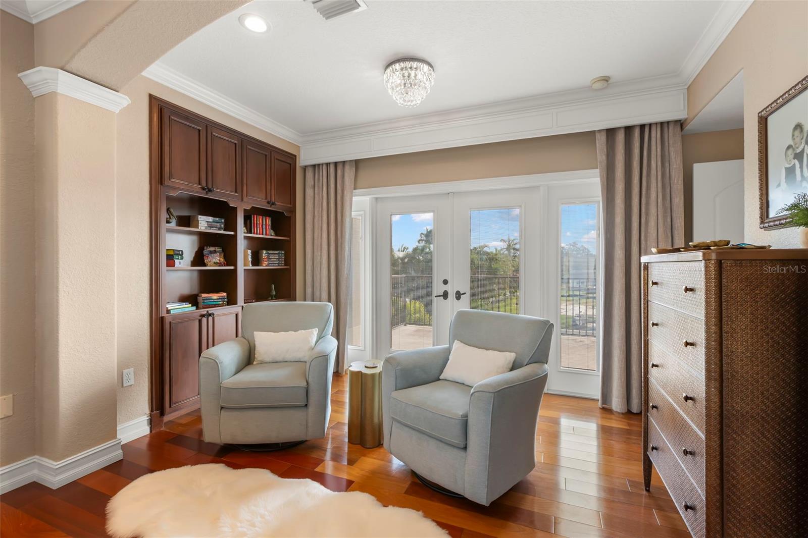2133 HARBOR VIEW DR