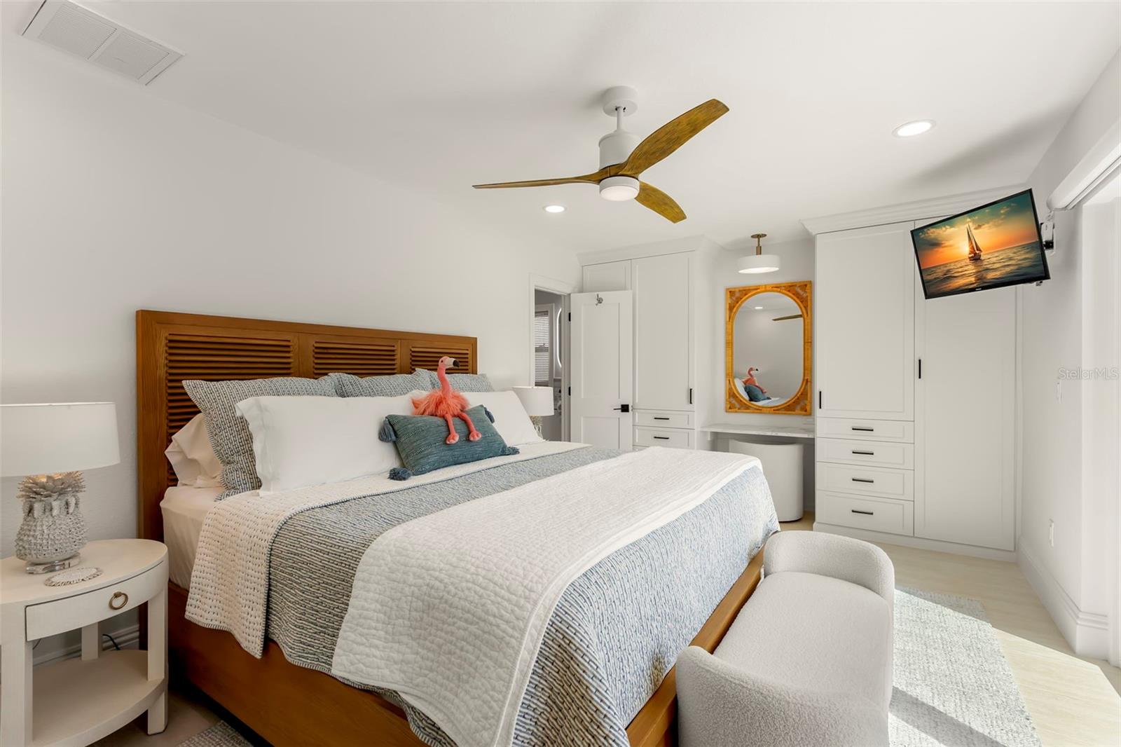 2133 HARBOR VIEW DR