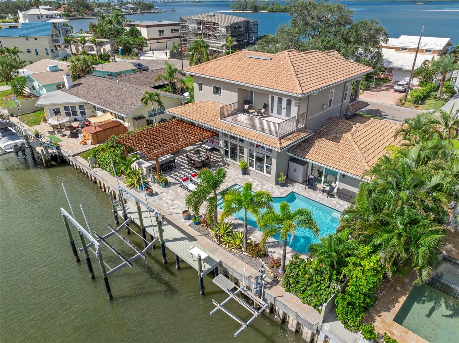 2133 HARBOR VIEW DR