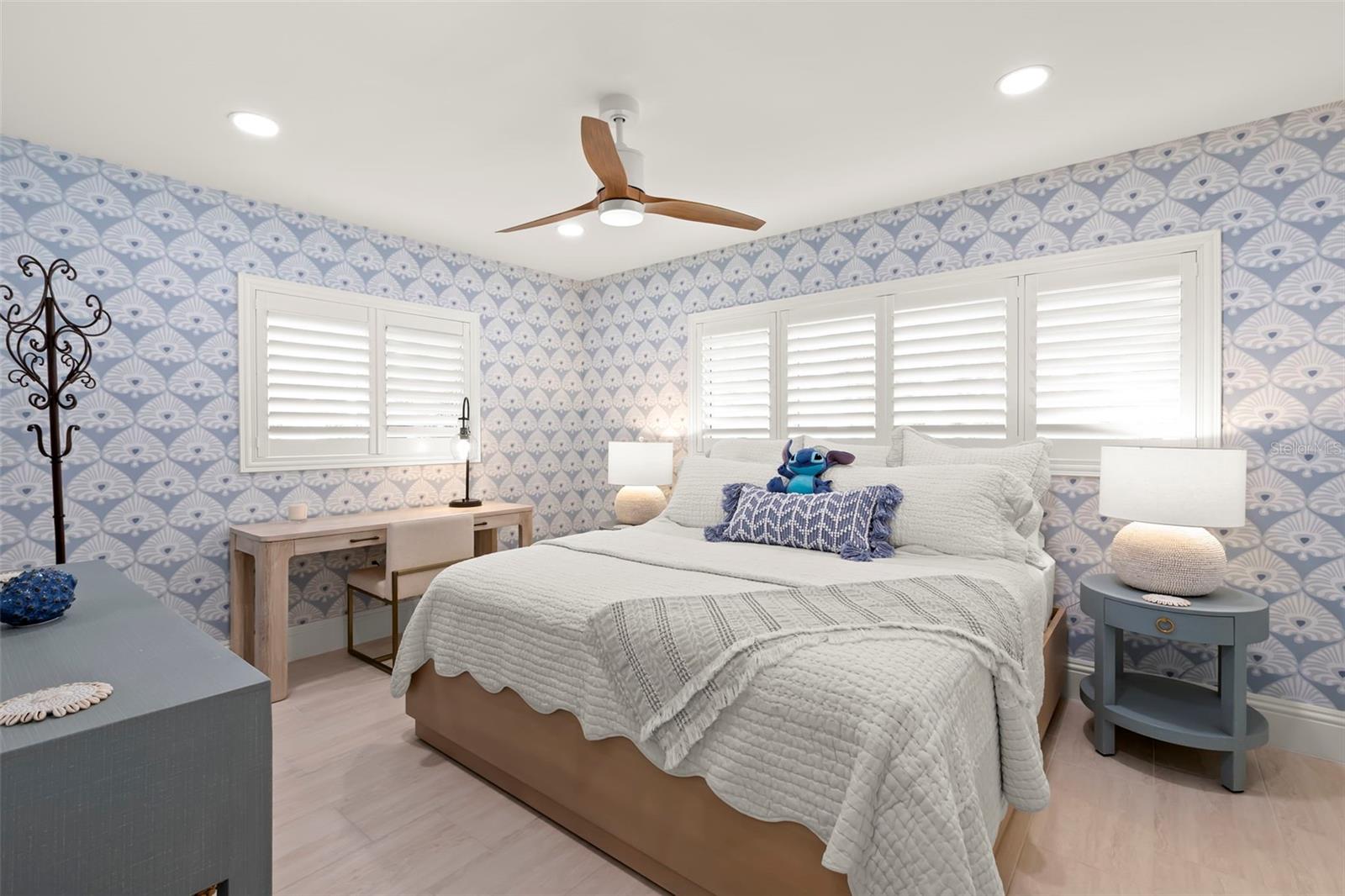 2133 HARBOR VIEW DR