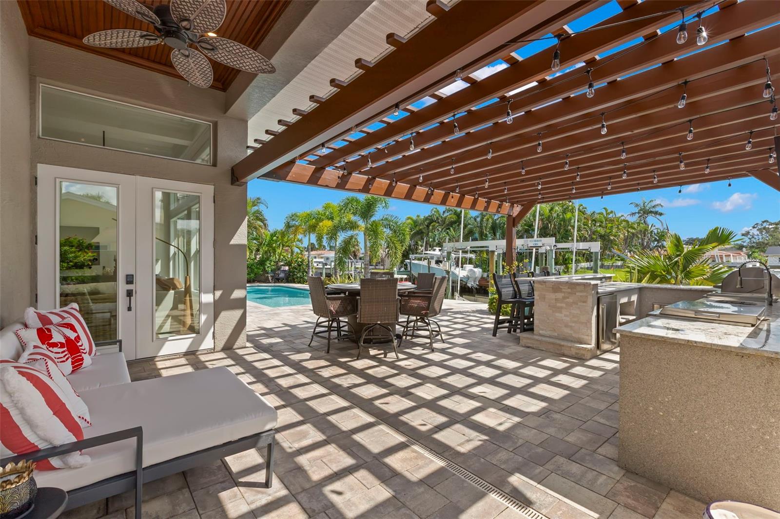 2133 HARBOR VIEW DR