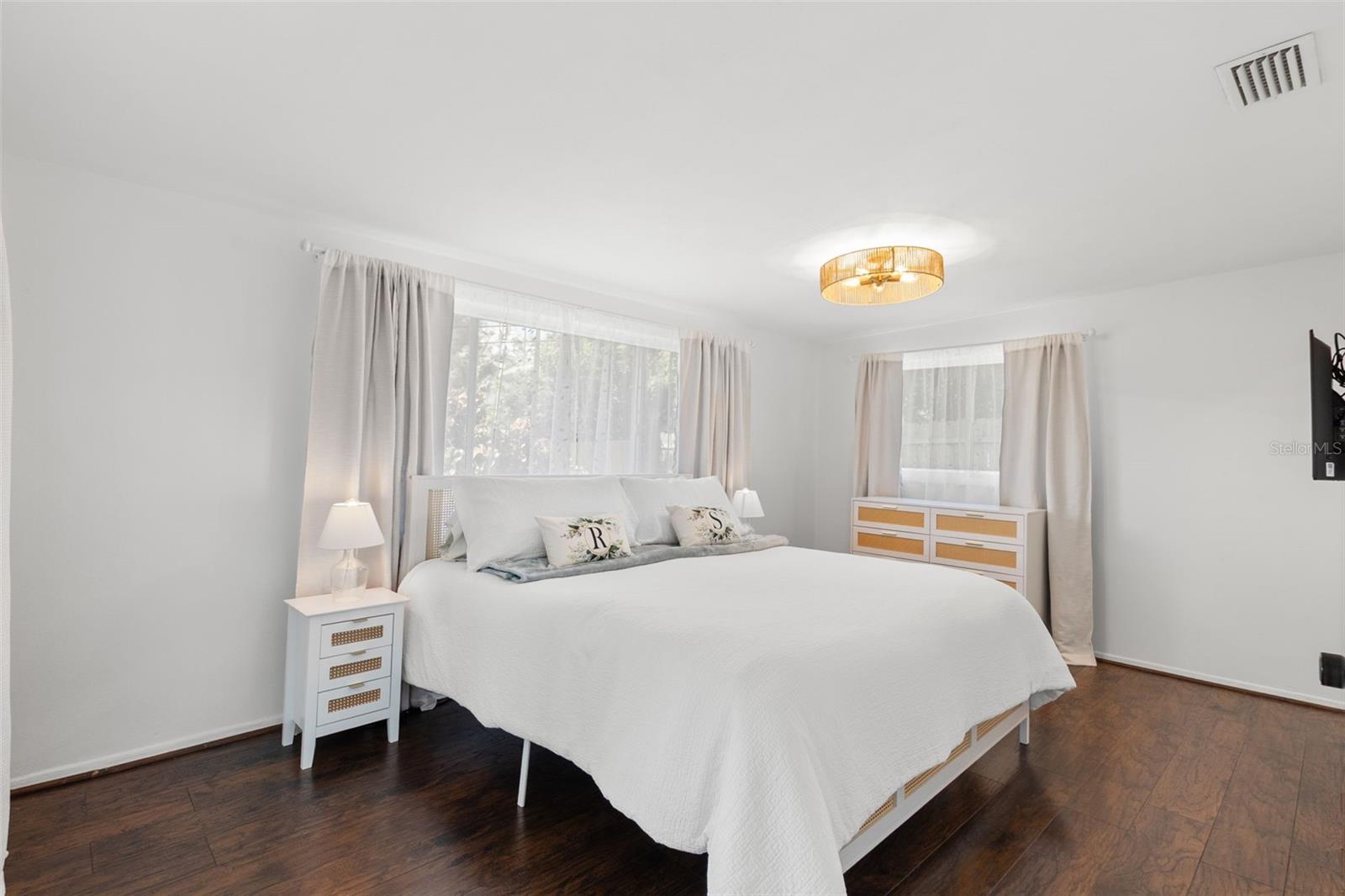 3488 SHADY BLUFFS DR