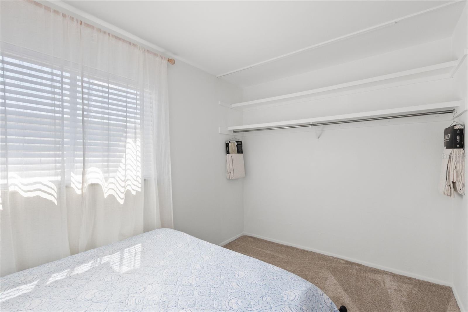 3488 SHADY BLUFFS DR