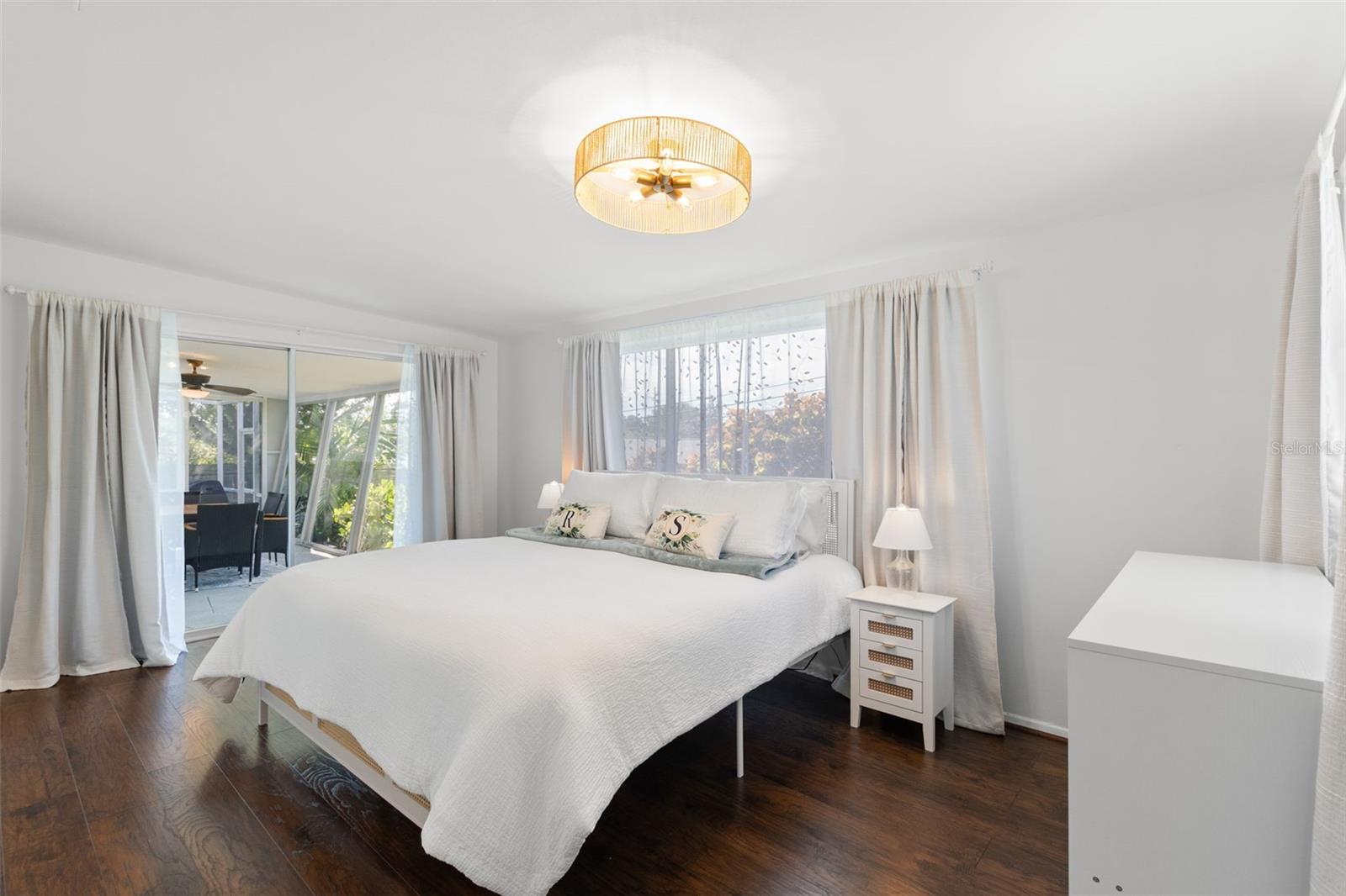 3488 SHADY BLUFFS DR