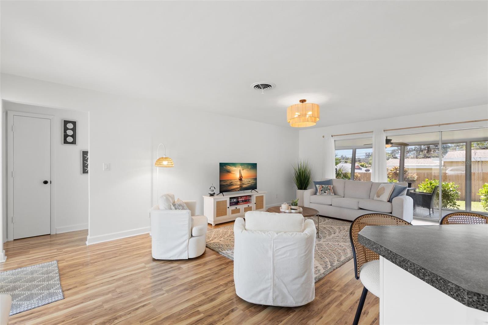 3488 SHADY BLUFFS DR