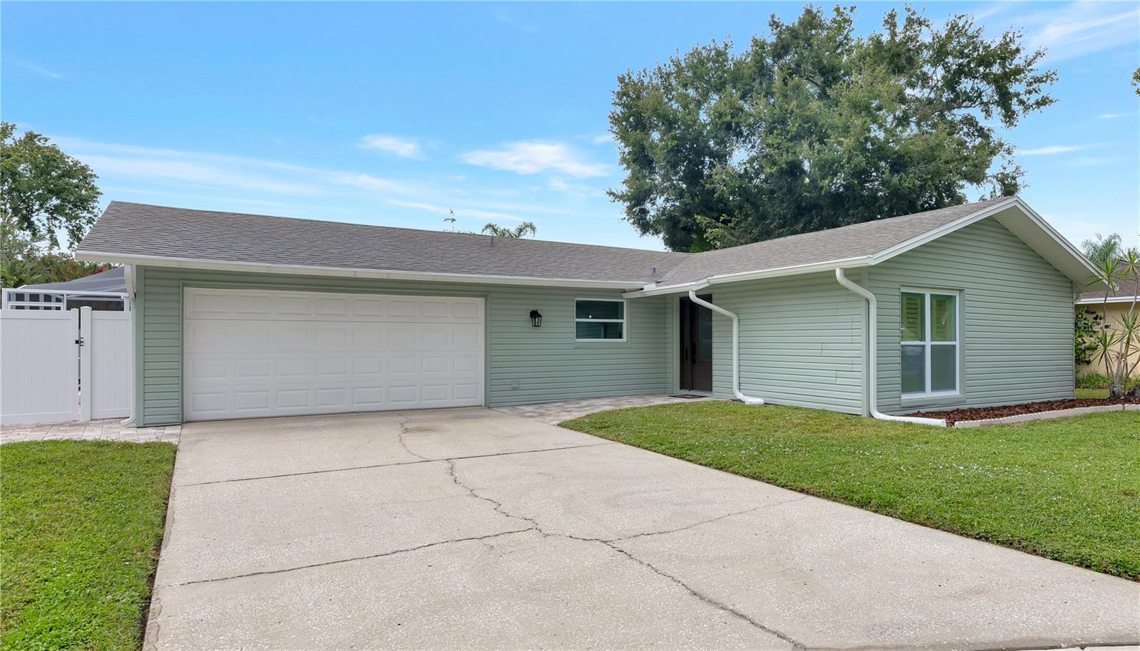 3418 GLOSSY IBIS CT