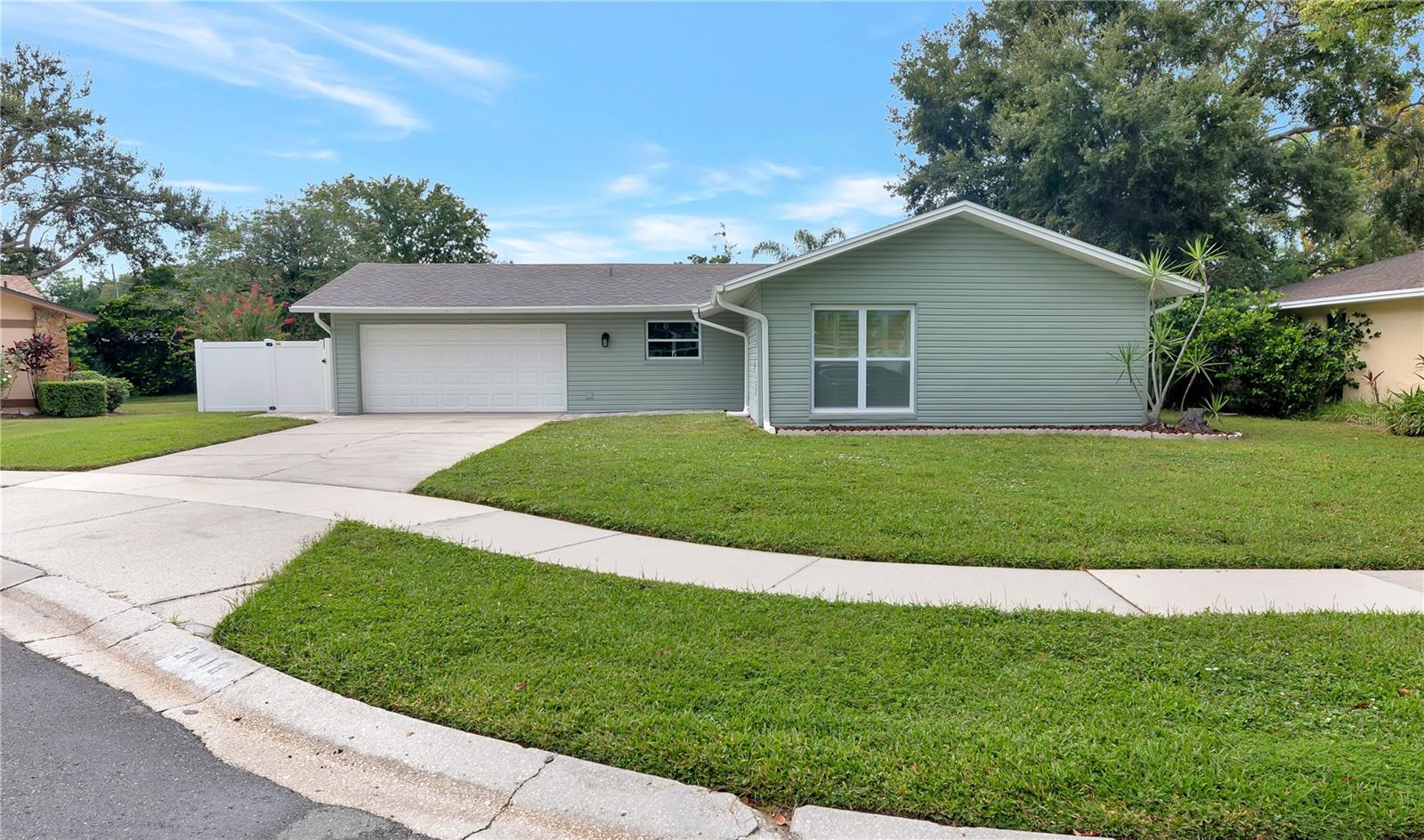 3418 GLOSSY IBIS CT