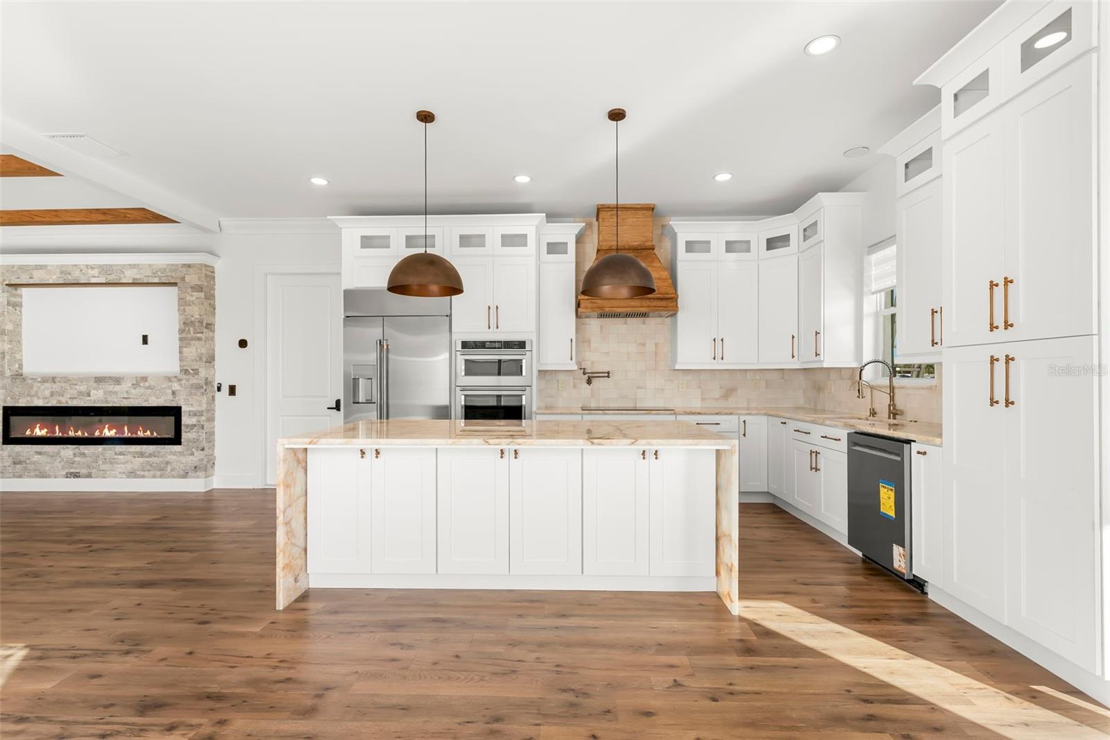 3426 CHANNELSIDE CT