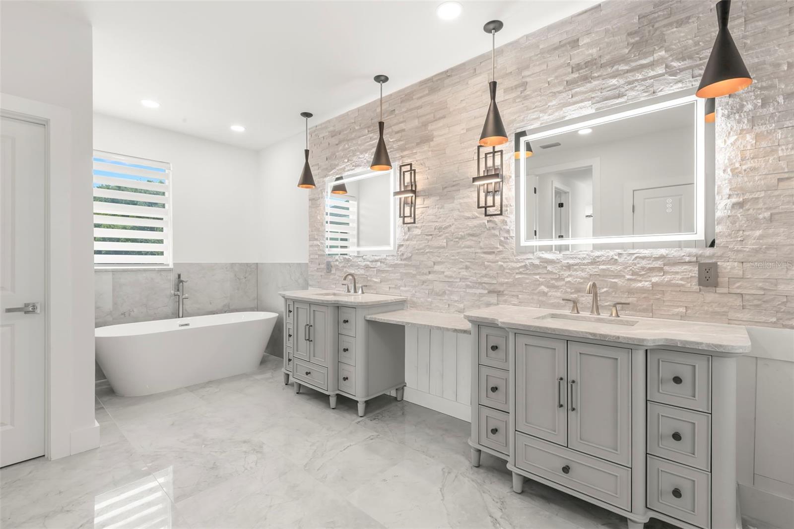 3426 CHANNELSIDE CT