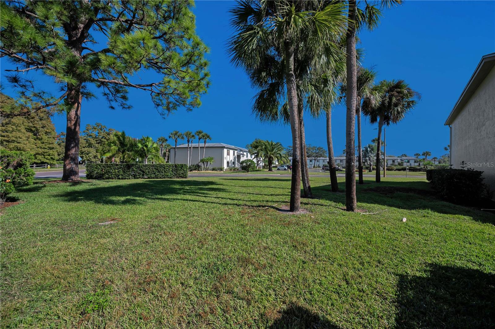 110 CYPRESS CT #3-82