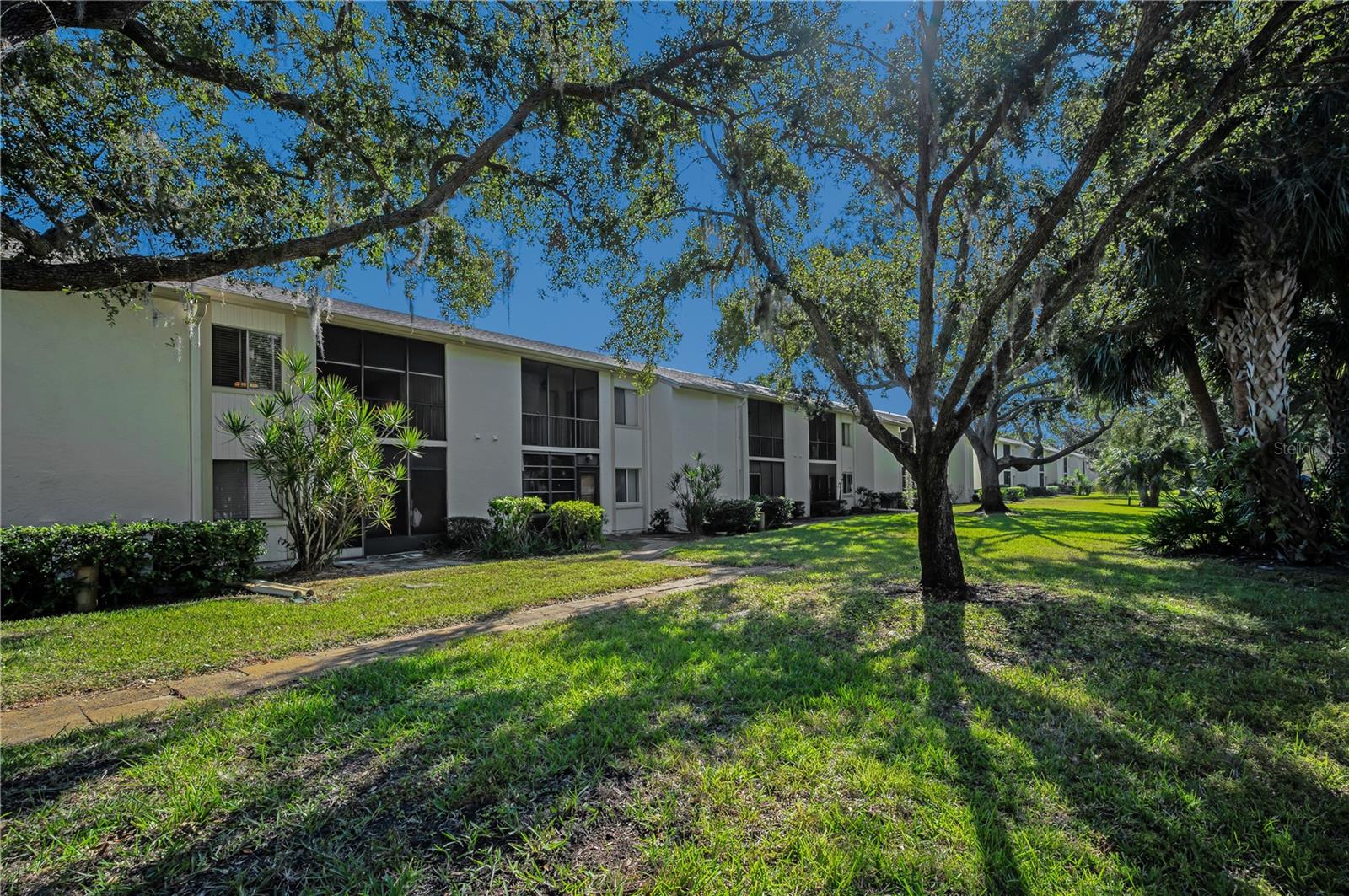 110 CYPRESS CT #3-82