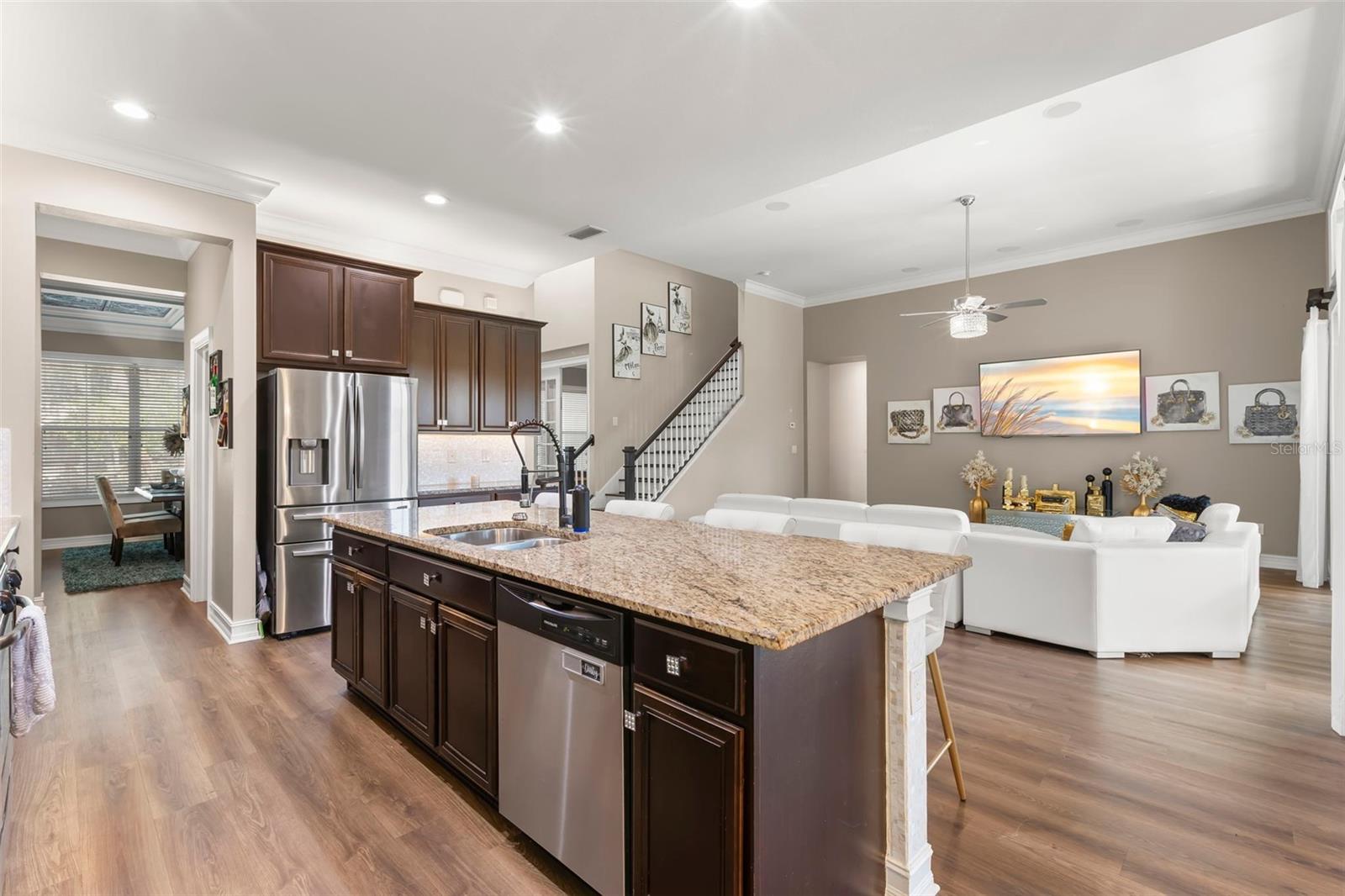 5906 FISHHAWK CROSSING BLVD