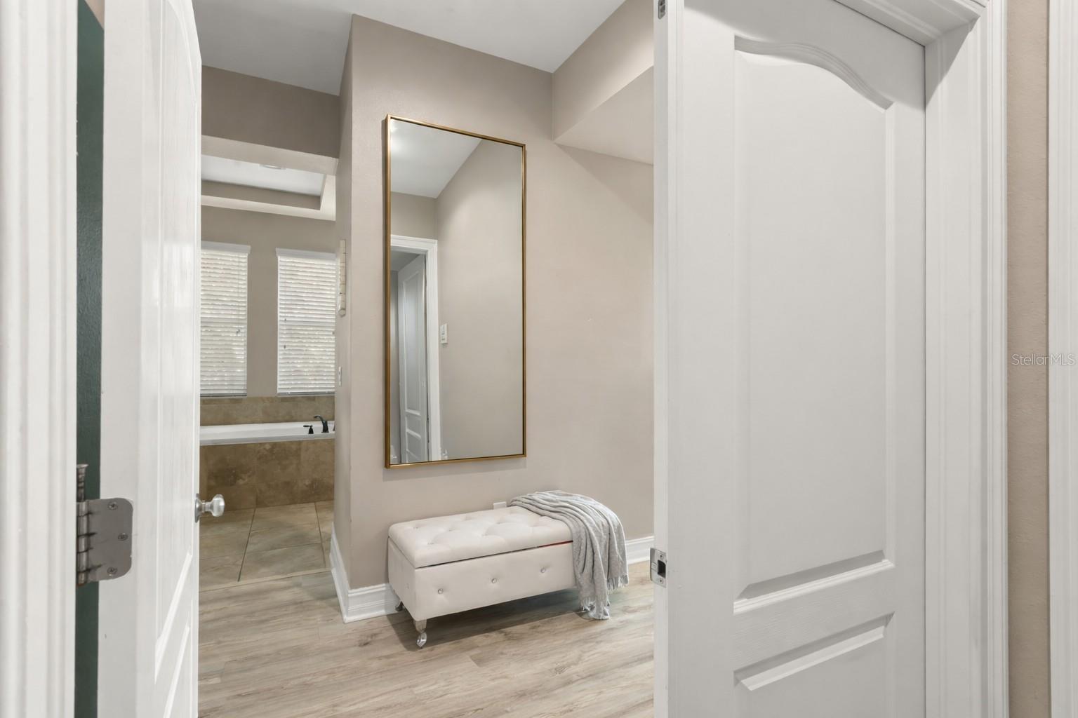 5906 FISHHAWK CROSSING BLVD