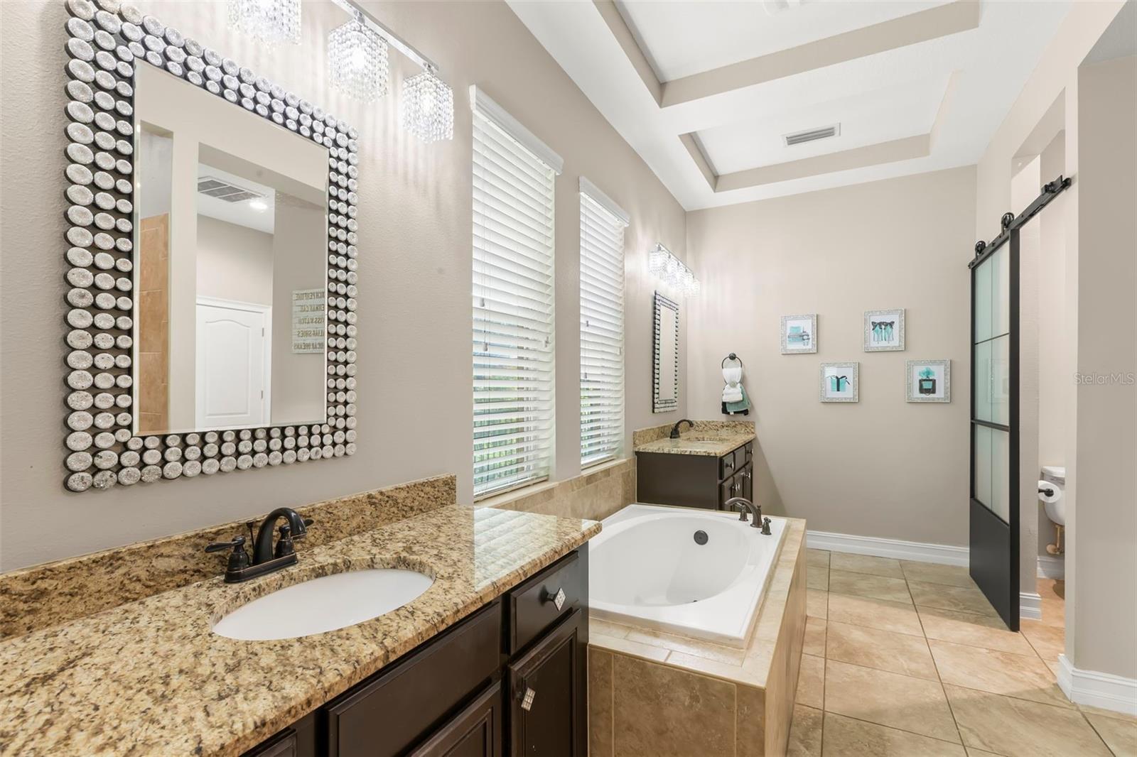 5906 FISHHAWK CROSSING BLVD