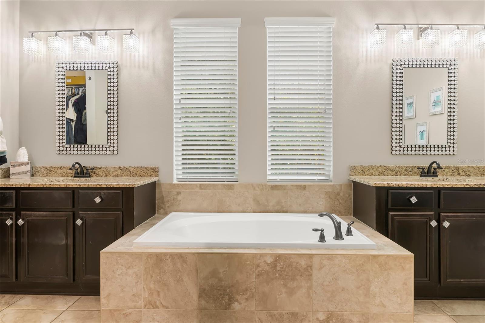 5906 FISHHAWK CROSSING BLVD