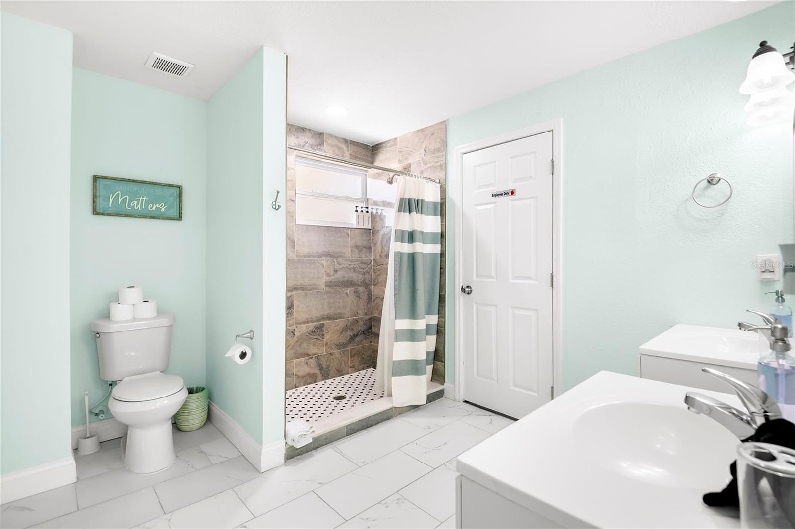 1613 N MARTIN LUTHER KING JR AVE