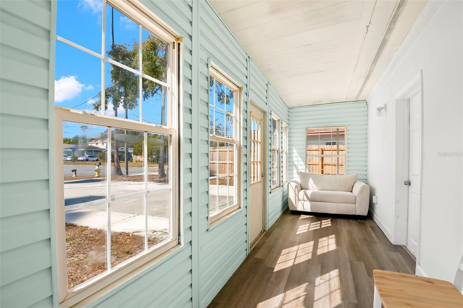 1613 N MARTIN LUTHER KING JR AVE